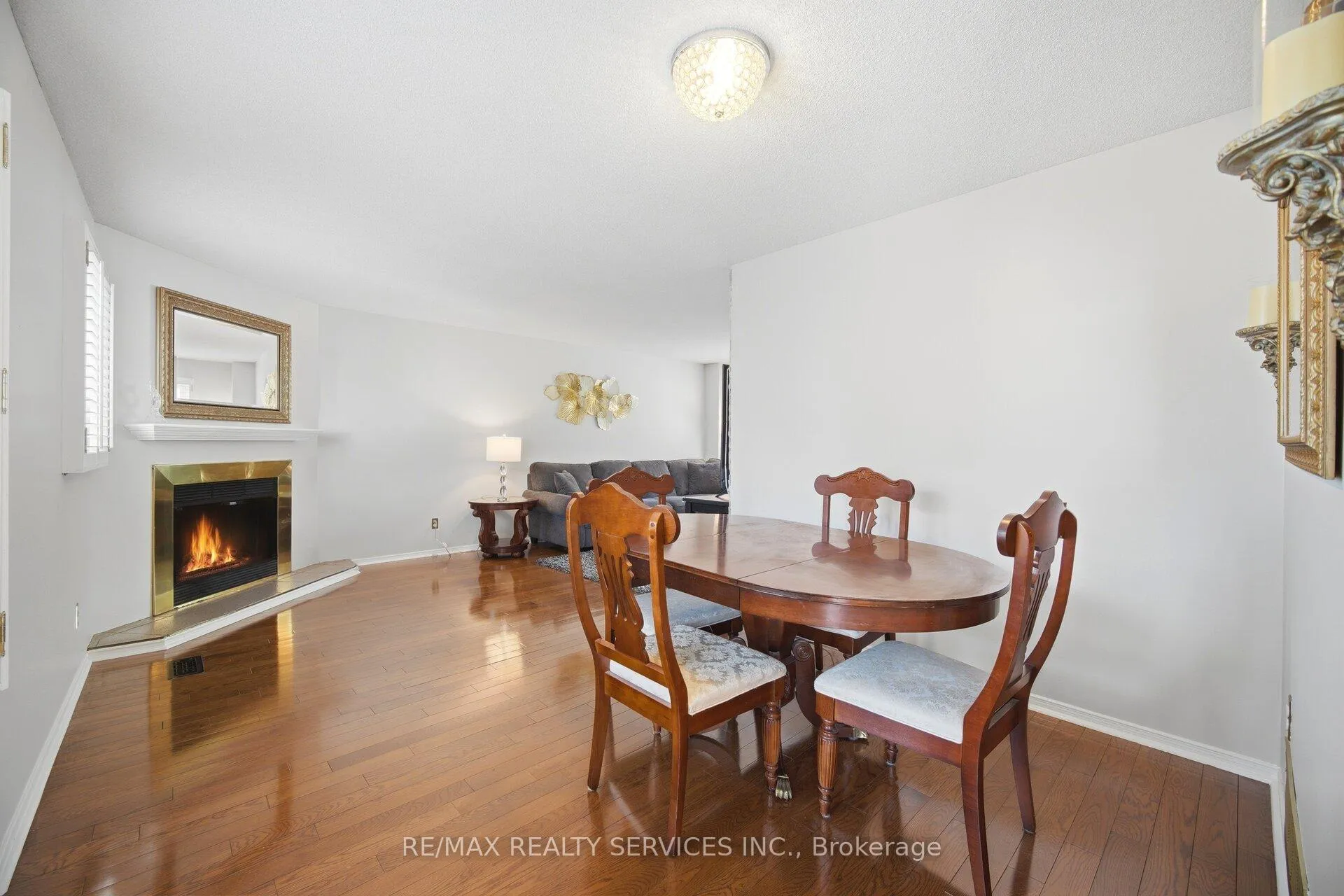 Photo 9 of 122 Flowertown Avenue, Brampton, Northwood Park — HOMEH