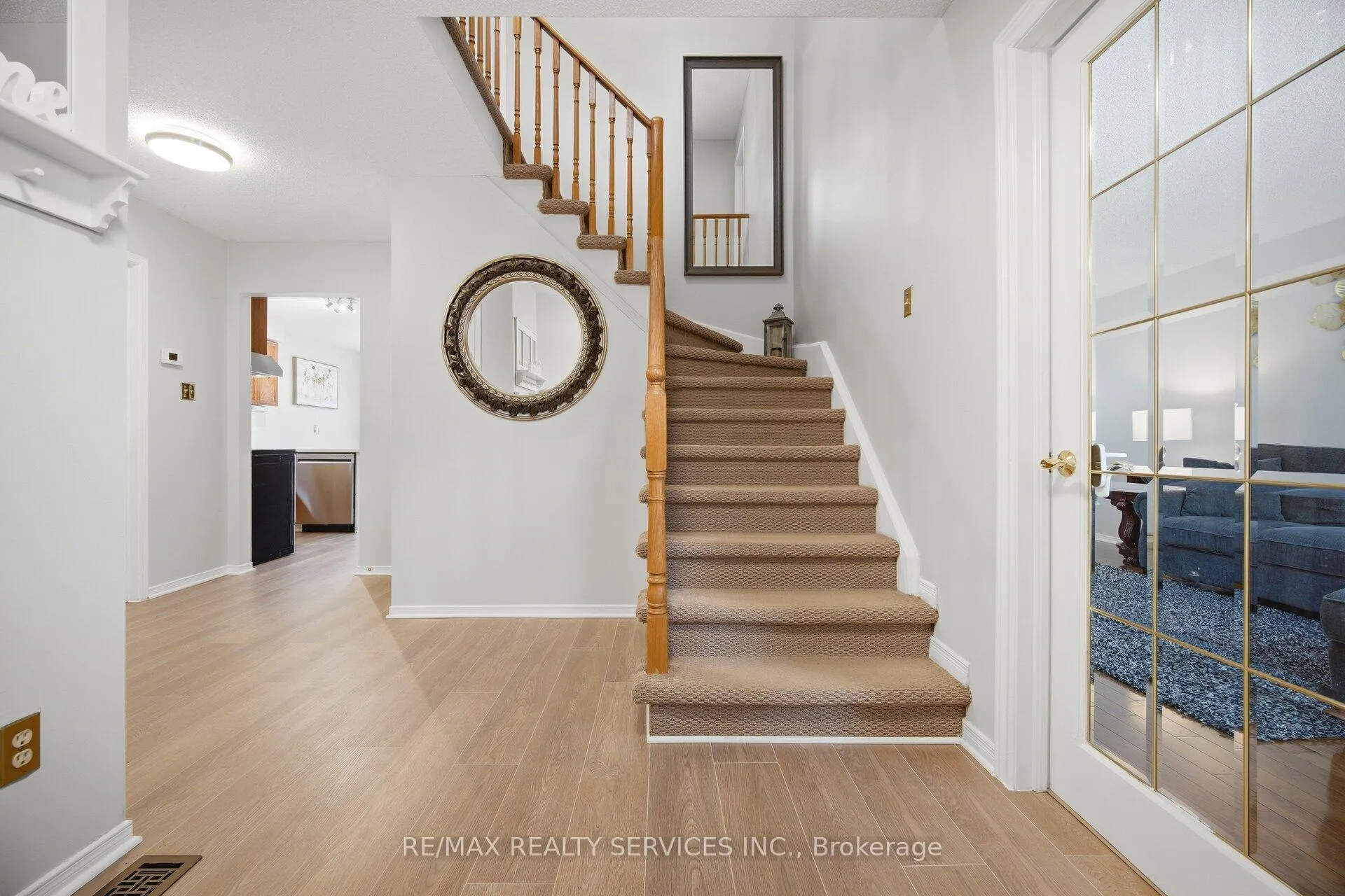 Photo 11 of 122 Flowertown Avenue, Brampton, Northwood Park — HOMEH