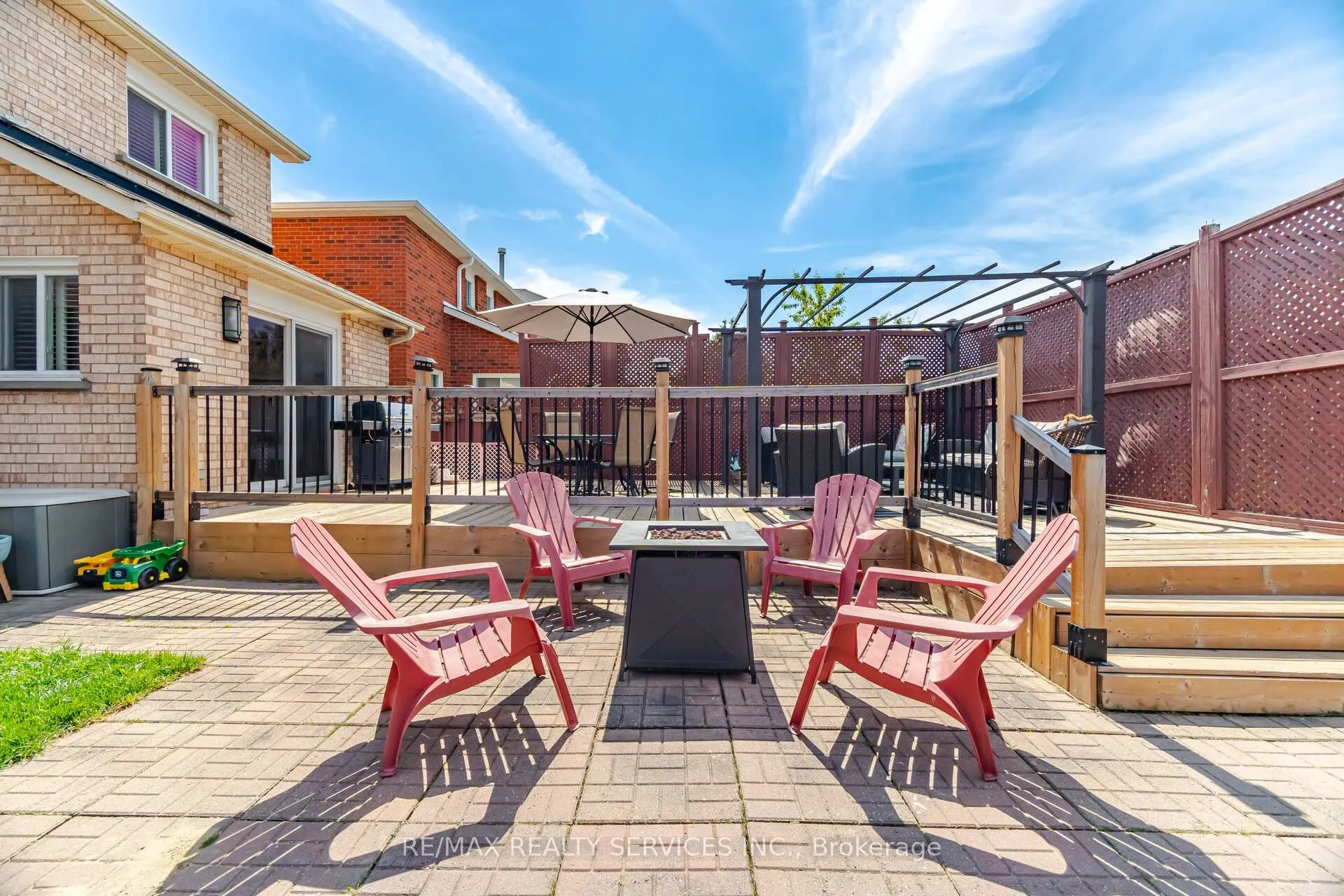 Photo 22 of 122 Flowertown Avenue, Brampton, Northwood Park — HOMEH