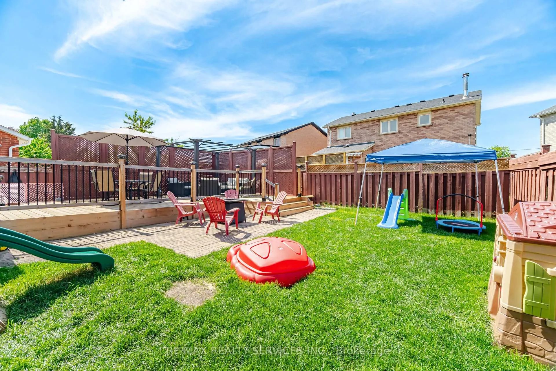 Photo 23 of 122 Flowertown Avenue, Brampton, Northwood Park — HOMEH