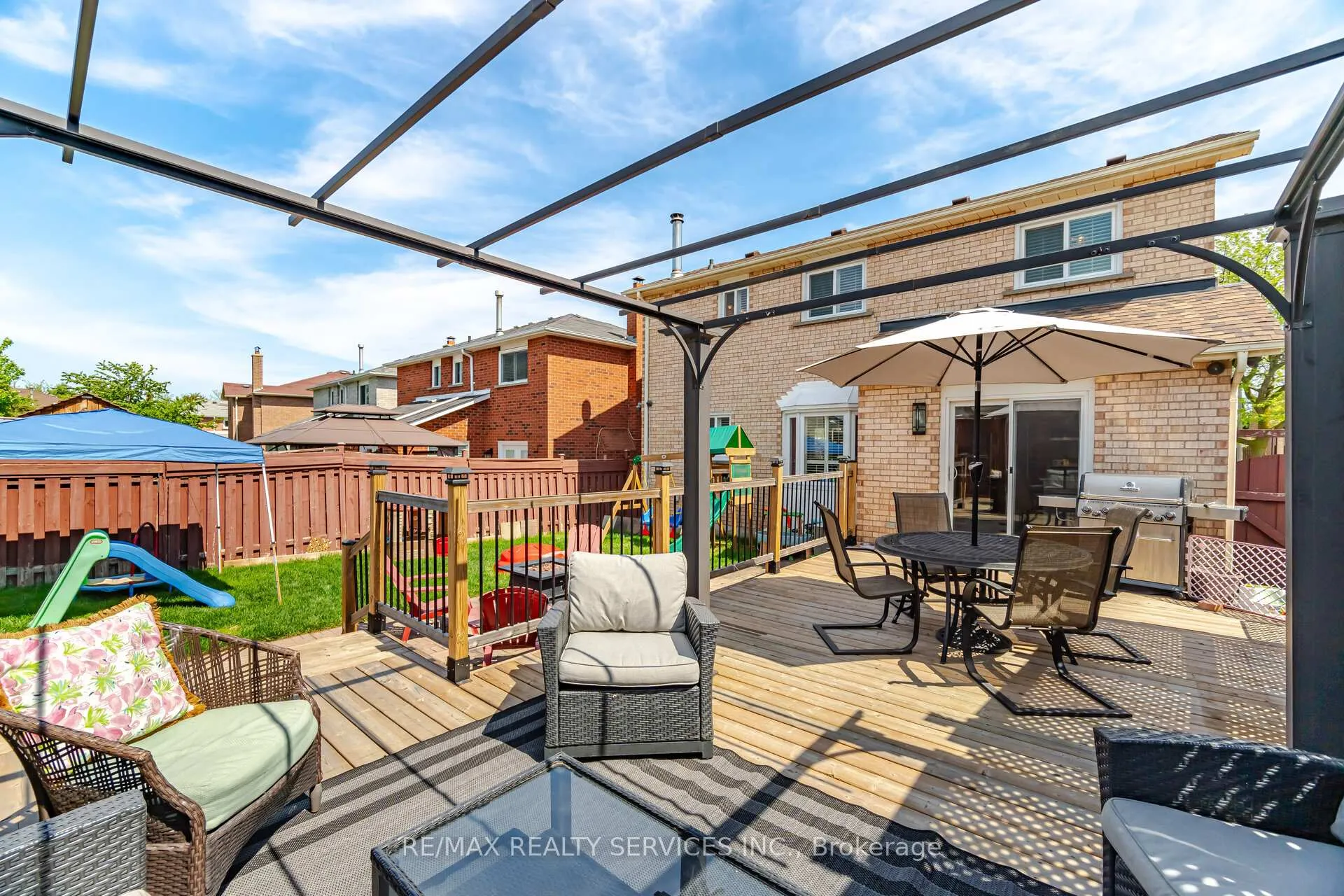 Photo 24 of 122 Flowertown Avenue, Brampton, Northwood Park — HOMEH