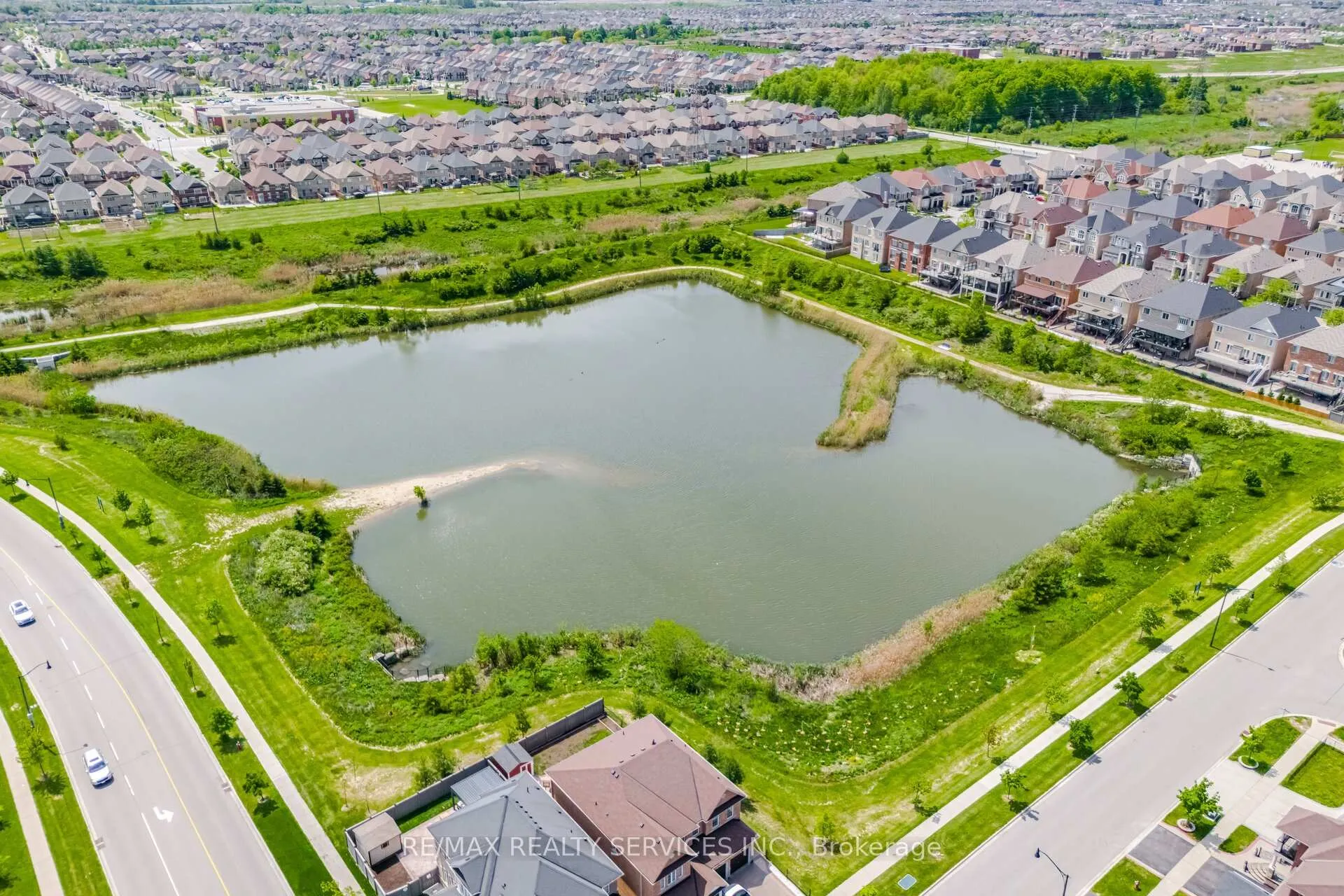 Photo 27 of 122 Flowertown Avenue, Brampton, Northwood Park — HOMEH