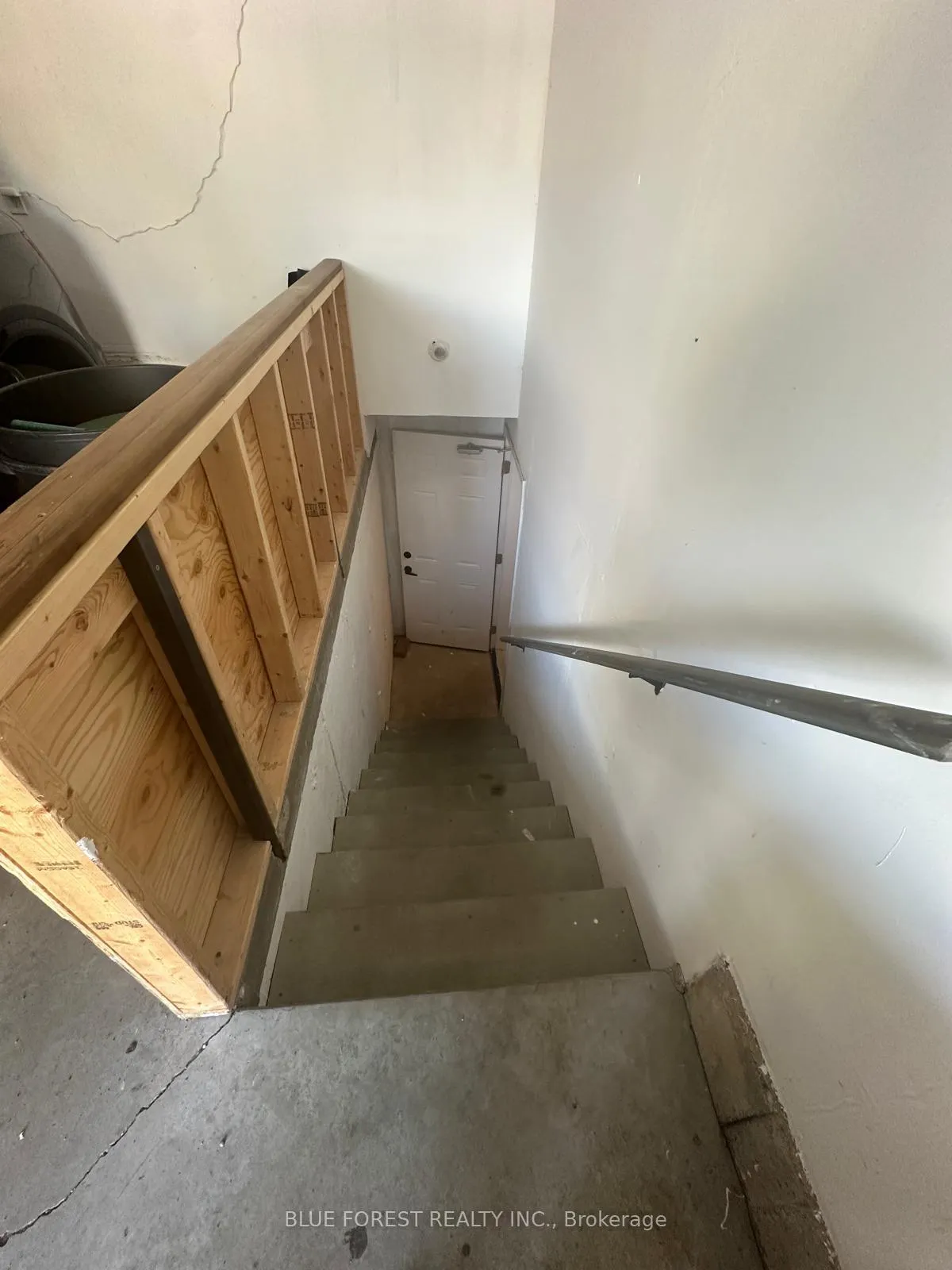 Photo 3 of Unit UNIT B (basement), 167 Forfar Avenue, Kitchener — HOMEH