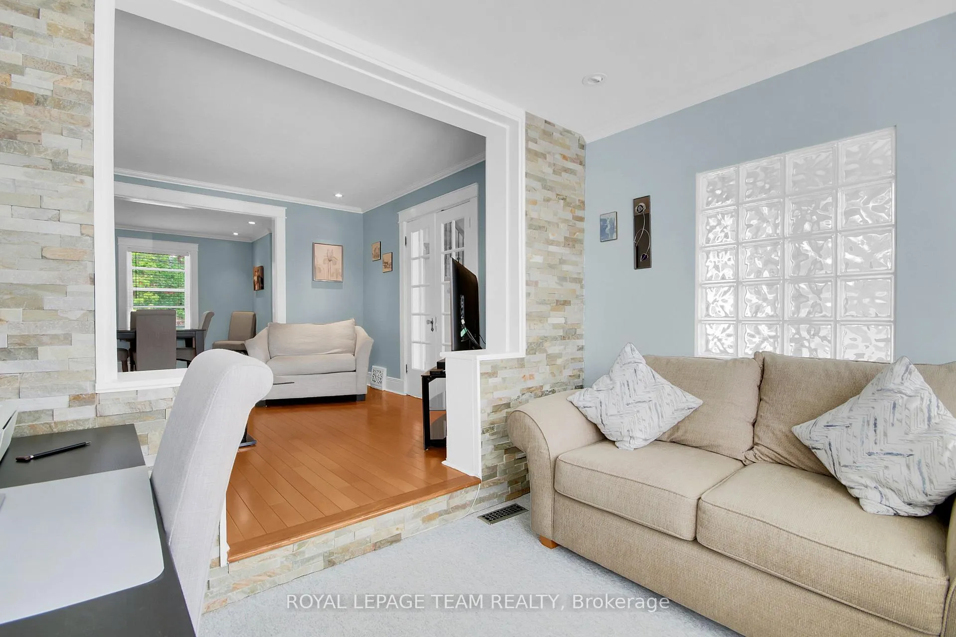 Photo 12 of 45 Rockcliffe Way, Ottawa, Lindenlea — HOMEH