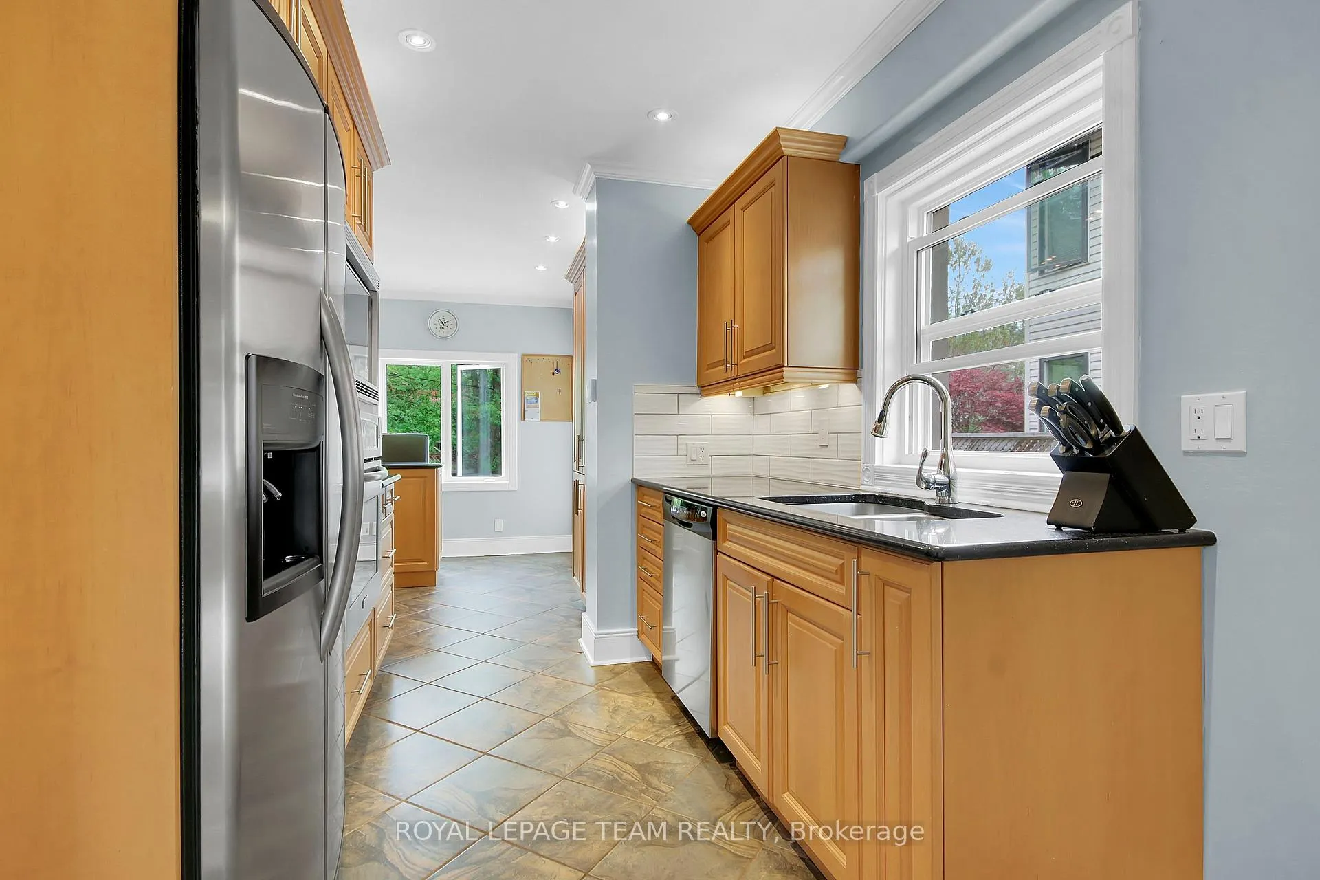 Photo 18 of 45 Rockcliffe Way, Ottawa, Lindenlea — HOMEH