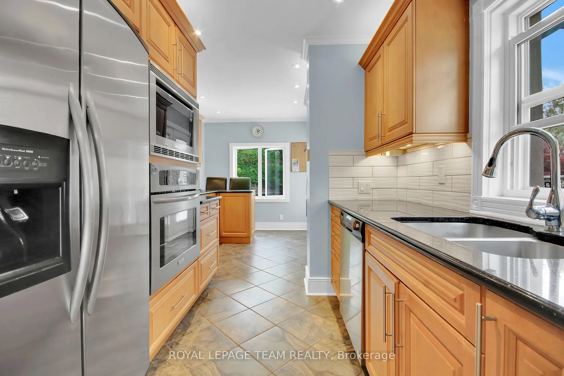 Photo 19 of 45 Rockcliffe Way, Ottawa, Lindenlea — HOMEH