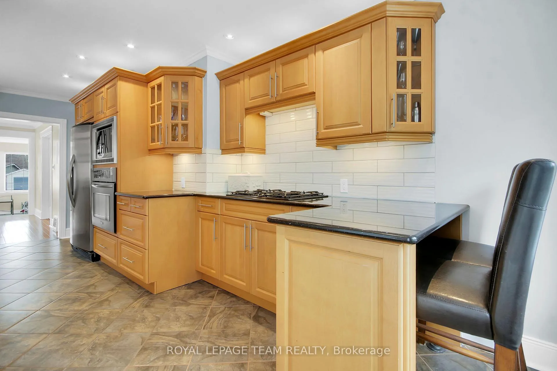 Photo 22 of 45 Rockcliffe Way, Ottawa, Lindenlea — HOMEH