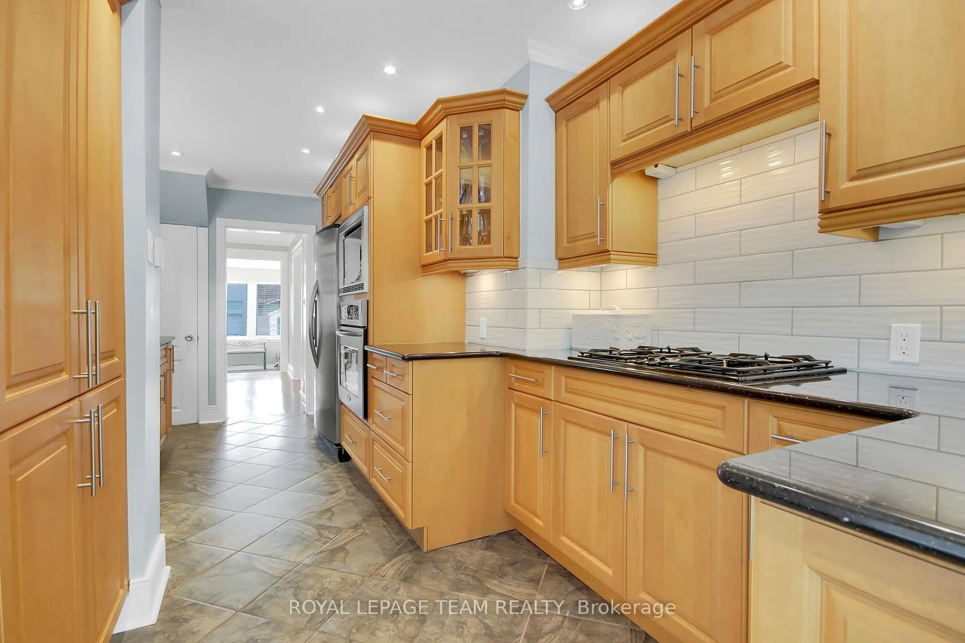Photo 23 of 45 Rockcliffe Way, Ottawa, Lindenlea — HOMEH