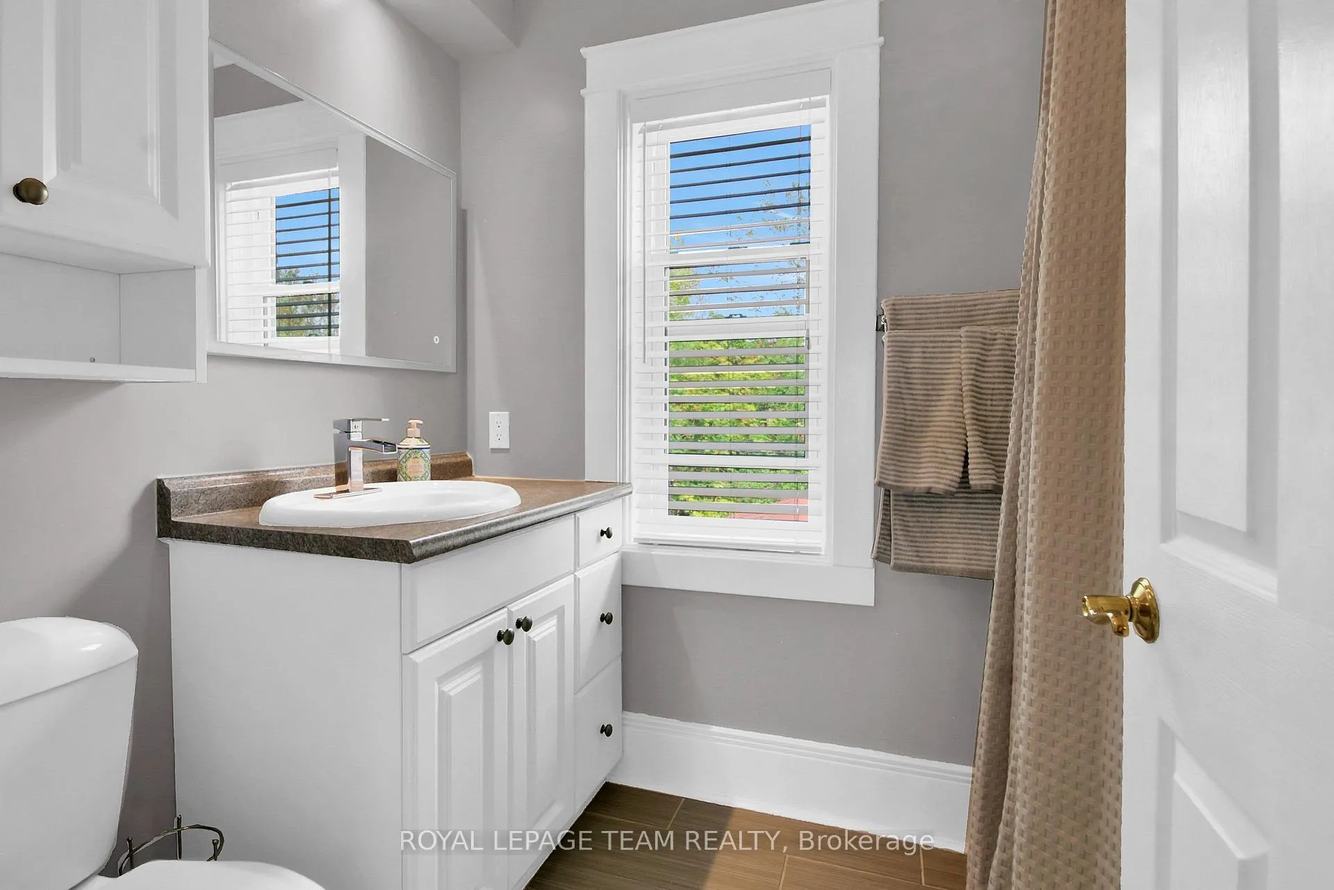Photo 31 of 45 Rockcliffe Way, Ottawa, Lindenlea — HOMEH