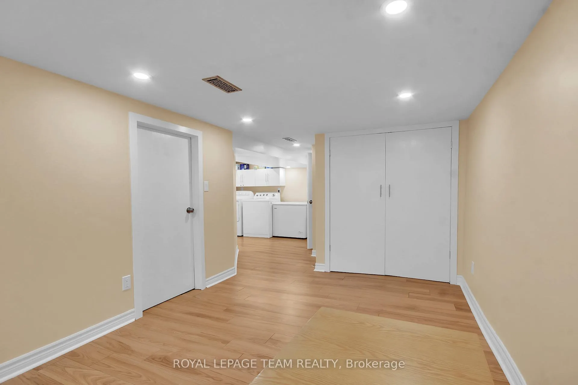Photo 38 of 45 Rockcliffe Way, Ottawa, Lindenlea — HOMEH