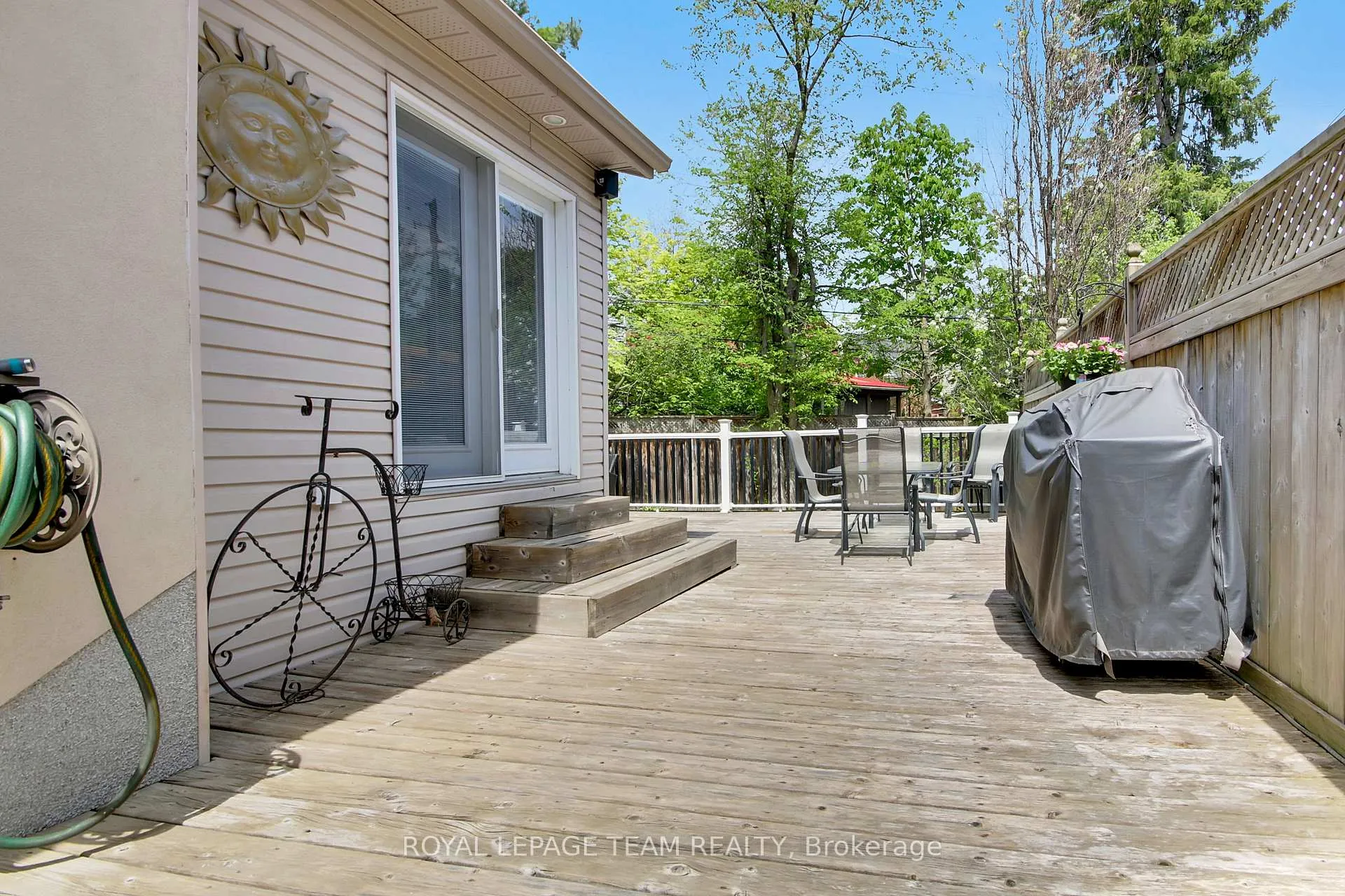 Photo 41 of 45 Rockcliffe Way, Ottawa, Lindenlea — HOMEH