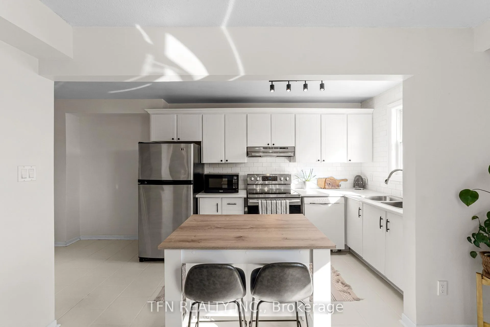 Photo 23 of Unit 21, 30 Heslop Road, Milton, Old Milton — HOMEH
