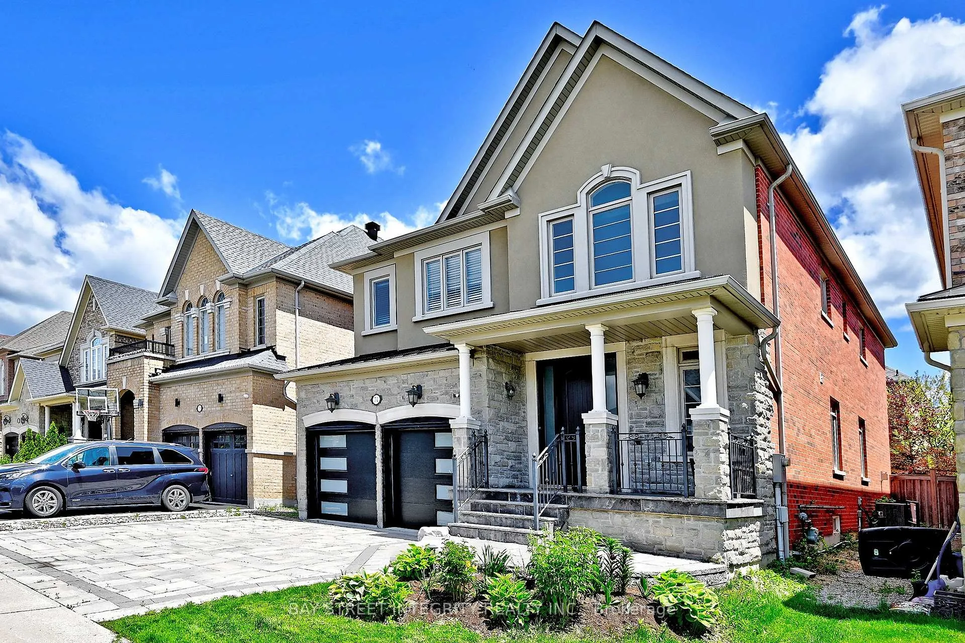 Photo 2 of 71 Allison Ann Way, Vaughan, Patterson — HOMEH