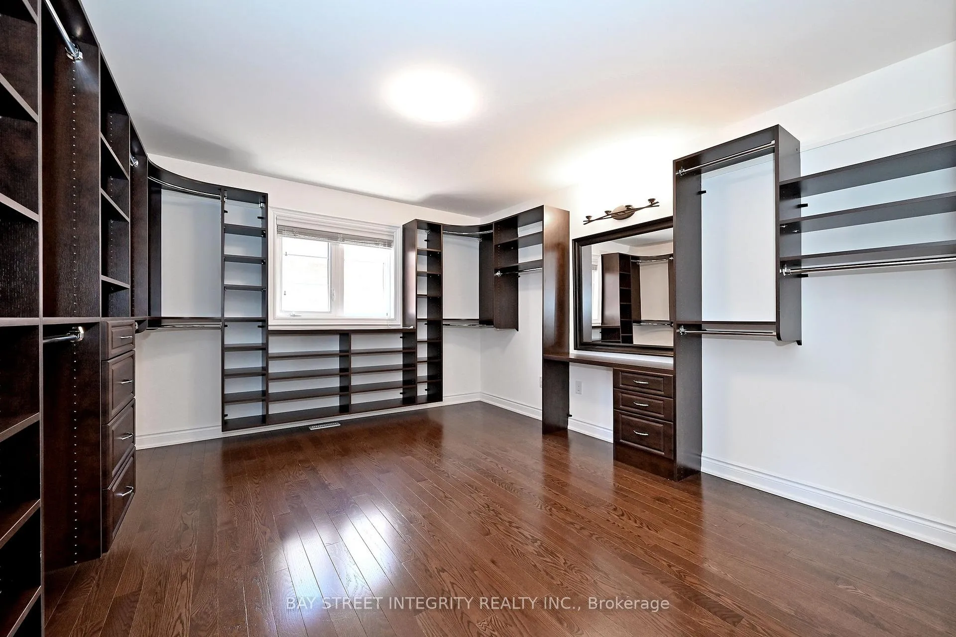 Photo 28 of 71 Allison Ann Way, Vaughan, Patterson — HOMEH