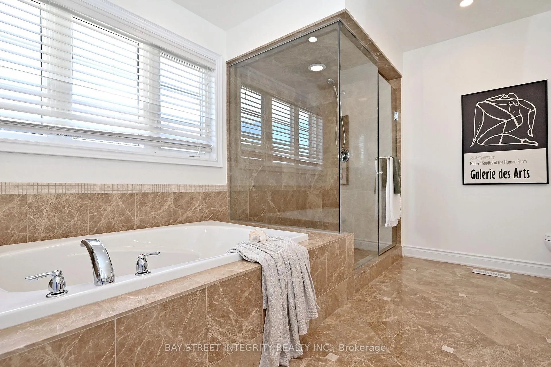 Photo 32 of 71 Allison Ann Way, Vaughan, Patterson — HOMEH