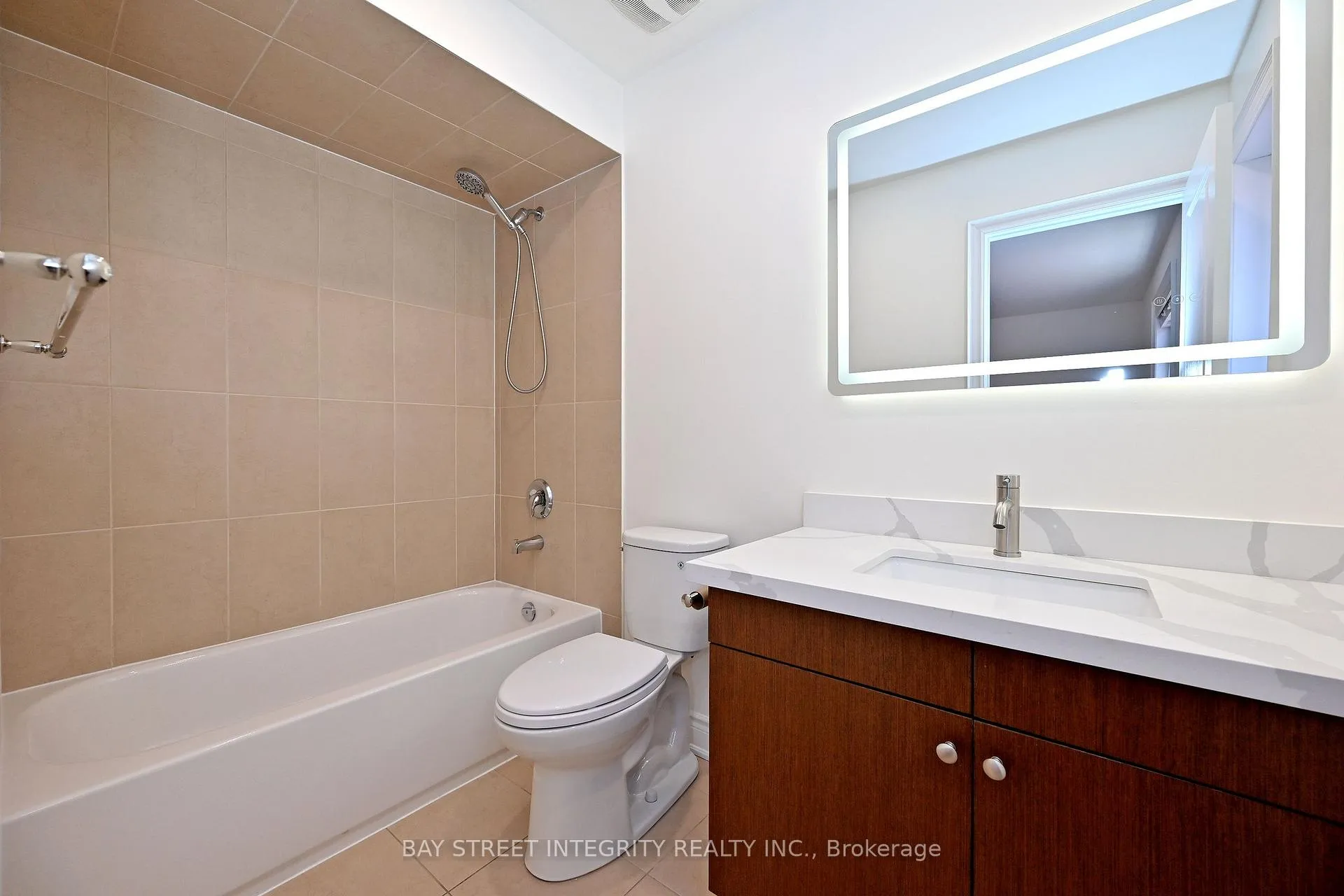 Photo 41 of 71 Allison Ann Way, Vaughan, Patterson — HOMEH