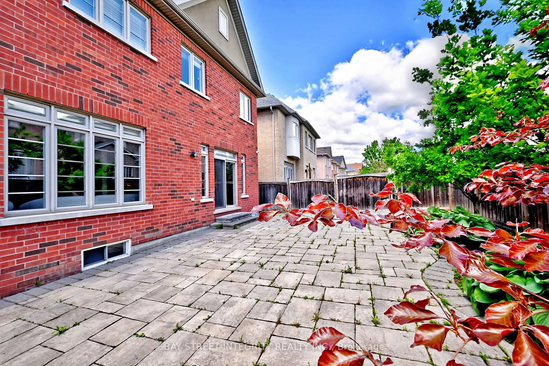 Photo 46 of 71 Allison Ann Way, Vaughan, Patterson — HOMEH