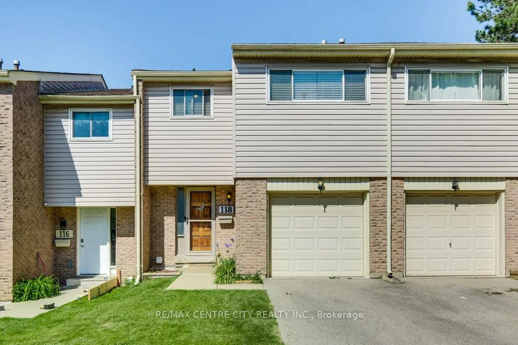 Front of Unit 118, 700 Osgoode Drive