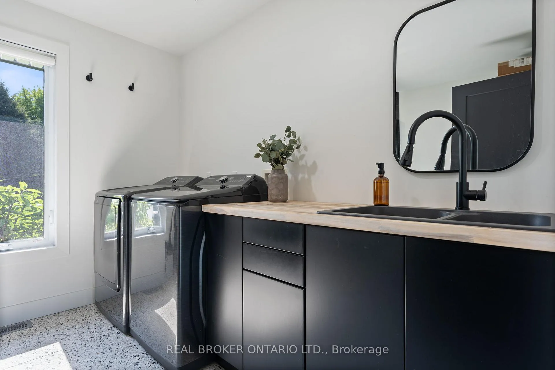 Photo 15 of 1135 2nd Conc Rd Enr, Norfolk, Rural Houghton — HOMEH