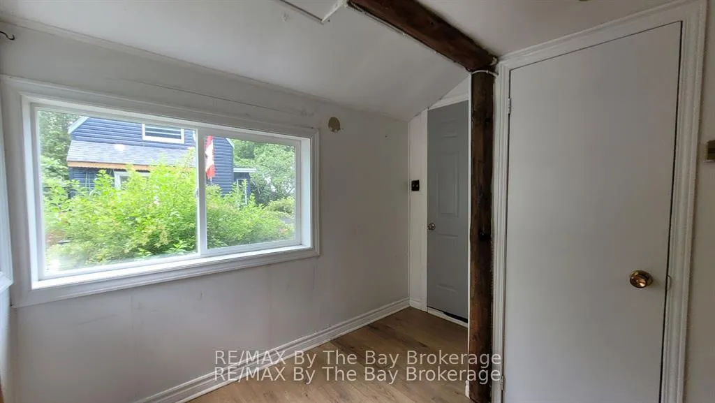 Photo 11 of 23 Glen Street, Wasaga Beach — HOMEH
