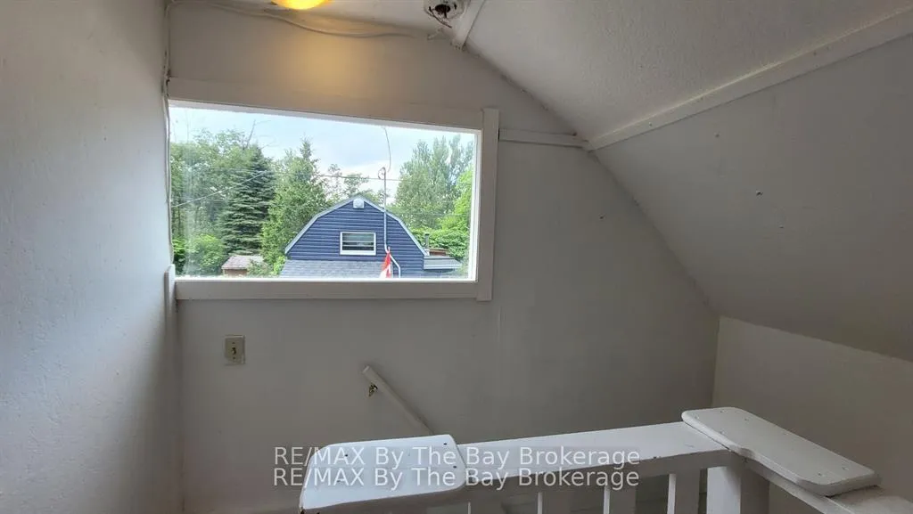 Photo 20 of 23 Glen Street, Wasaga Beach — HOMEH