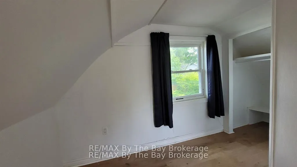 Photo 24 of 23 Glen Street, Wasaga Beach — HOMEH