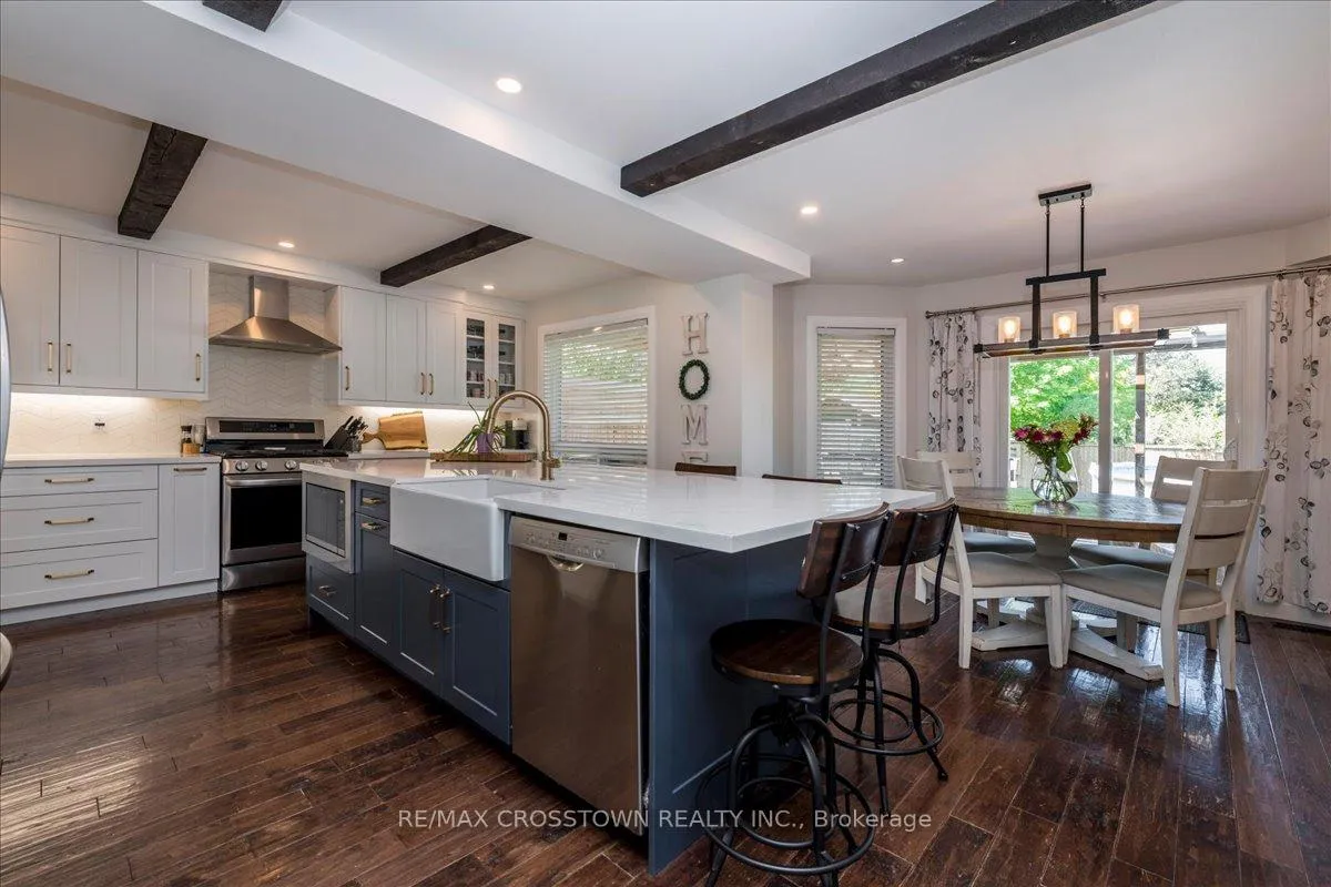 Photo 8 of 92 Golden Meadow Road, Barrie, Bayshore — HOMEH