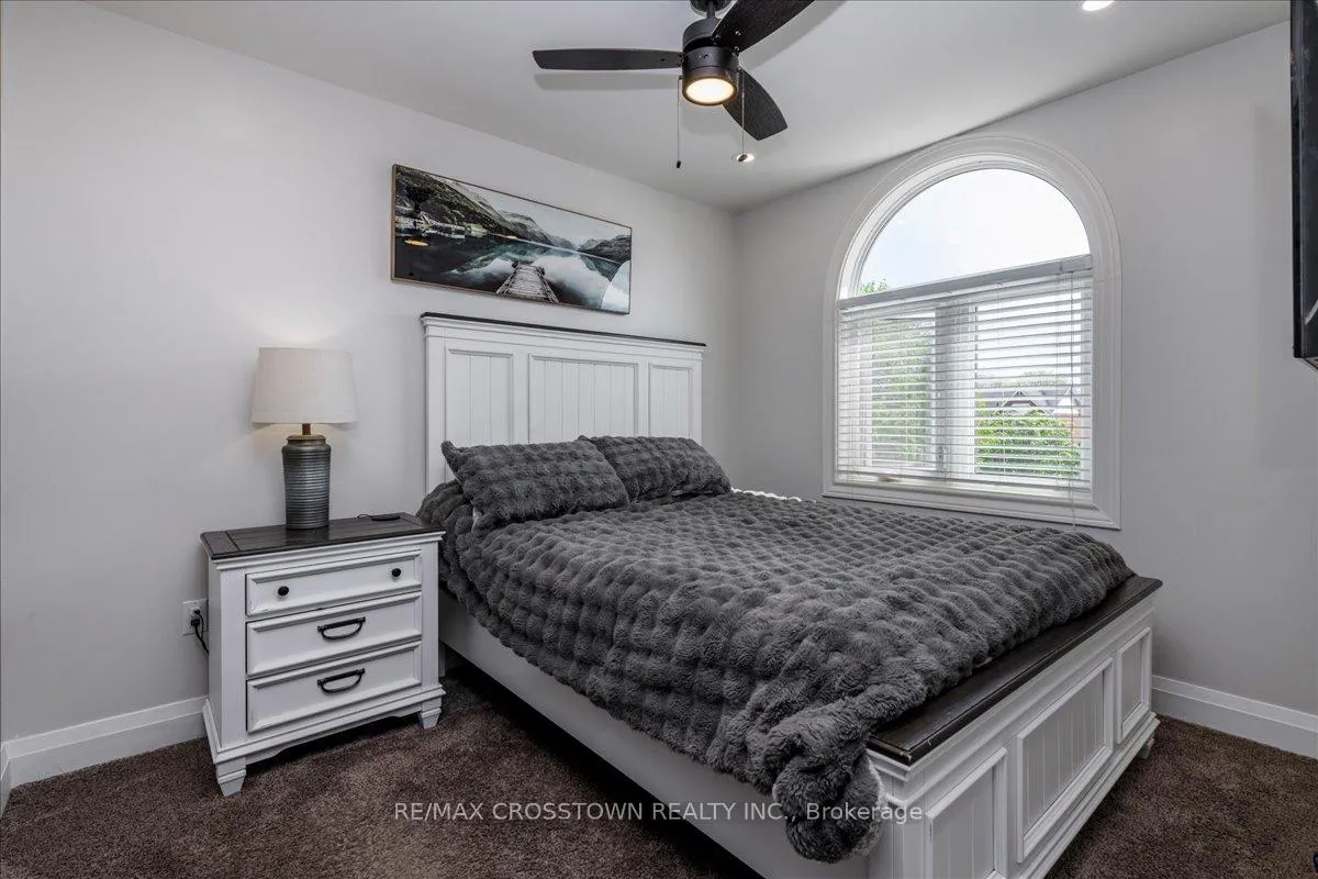 Photo 22 of 92 Golden Meadow Road, Barrie, Bayshore — HOMEH