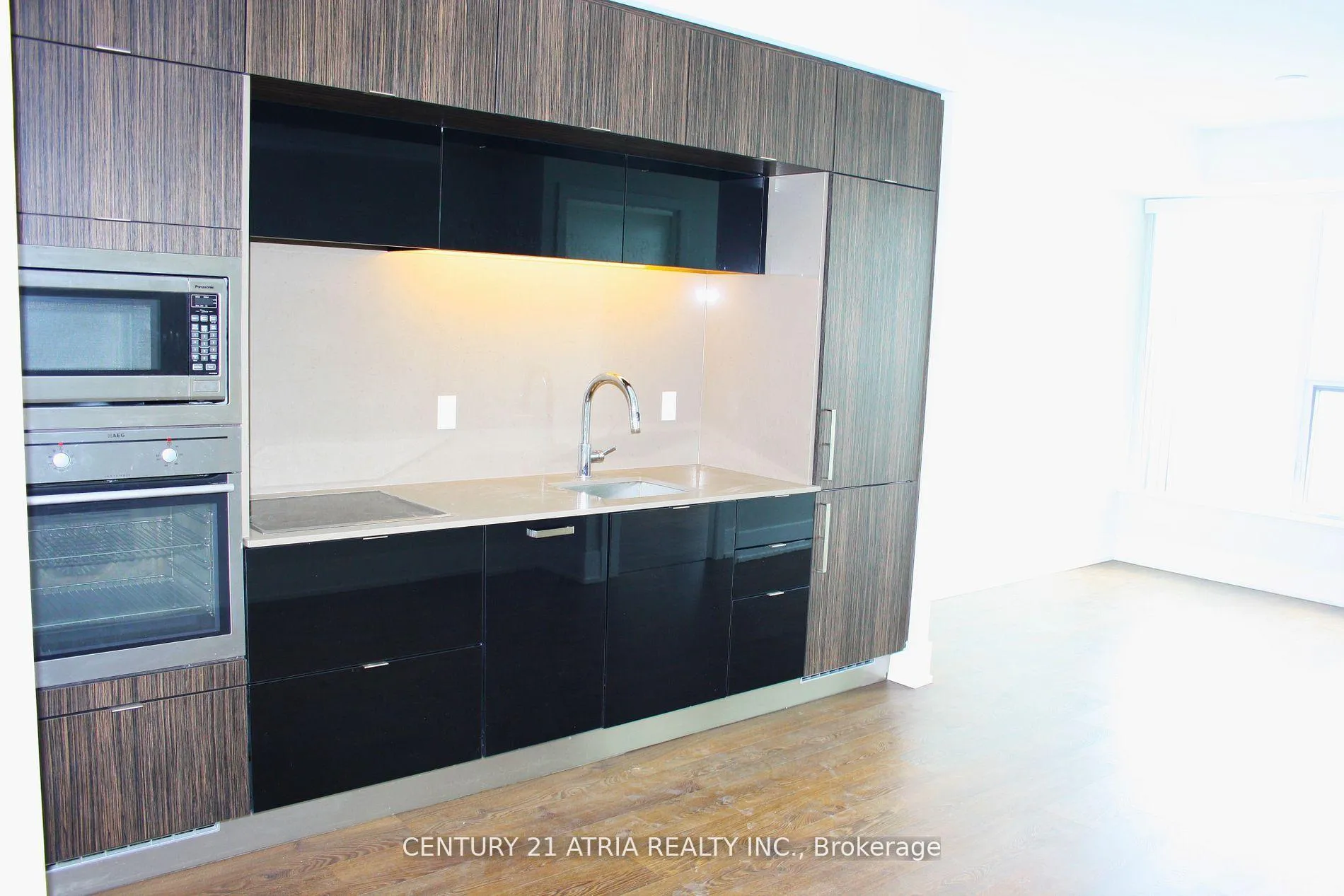 Photo 4 of Unit 5906, 10 York Street, Toronto, Waterfront Communities — HOMEH