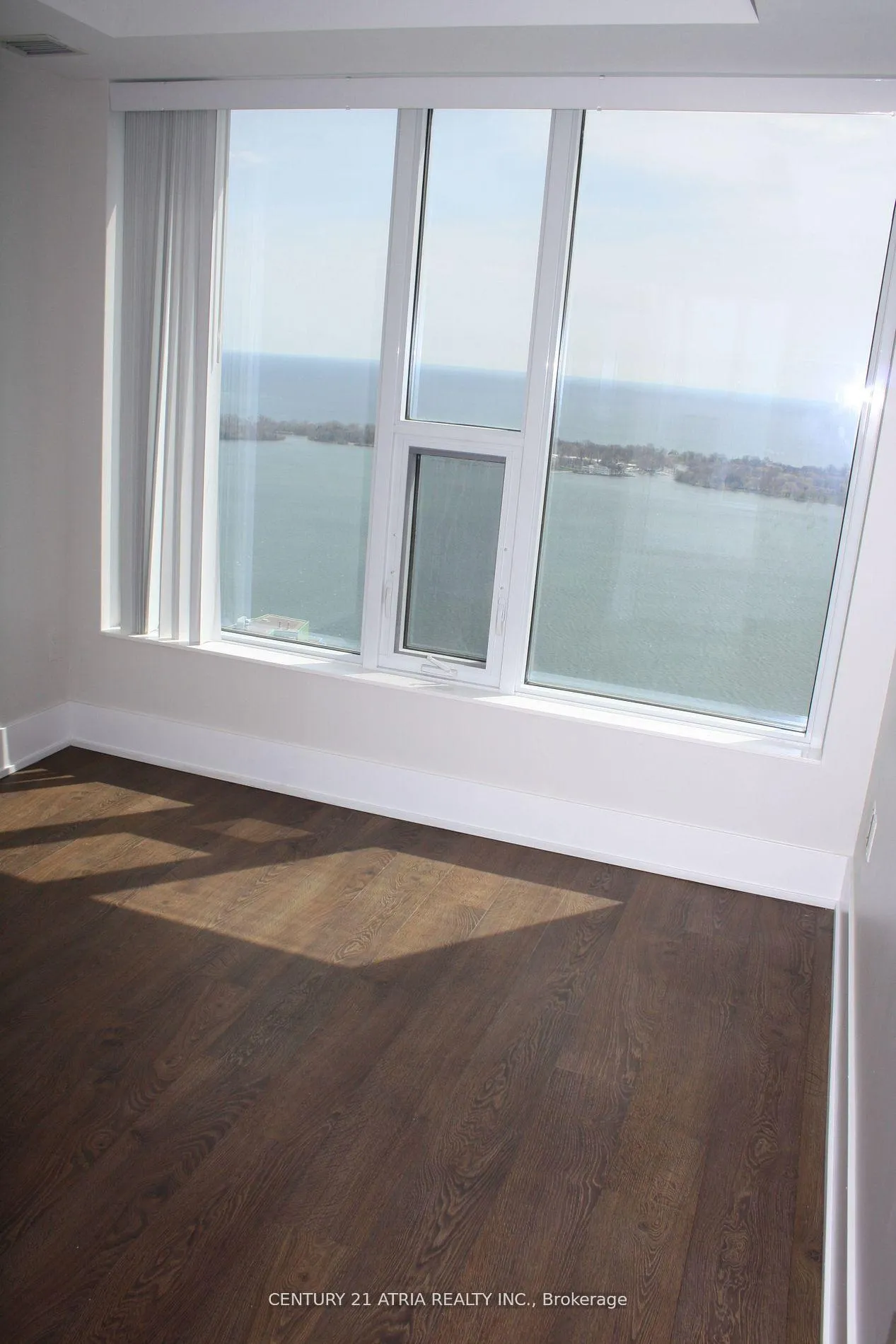Photo 7 of Unit 5906, 10 York Street, Toronto, Waterfront Communities — HOMEH
