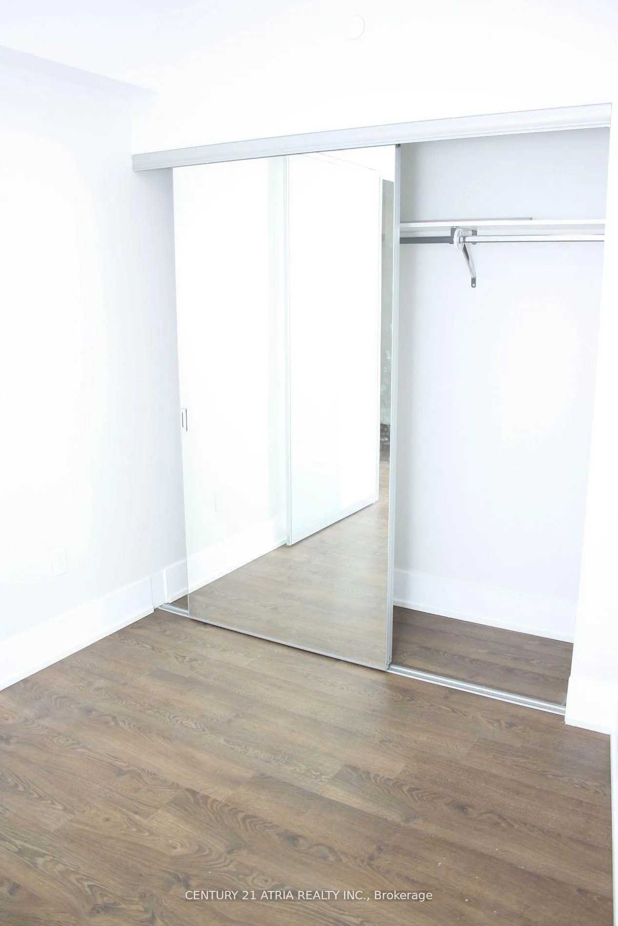 Photo 8 of Unit 5906, 10 York Street, Toronto, Waterfront Communities — HOMEH