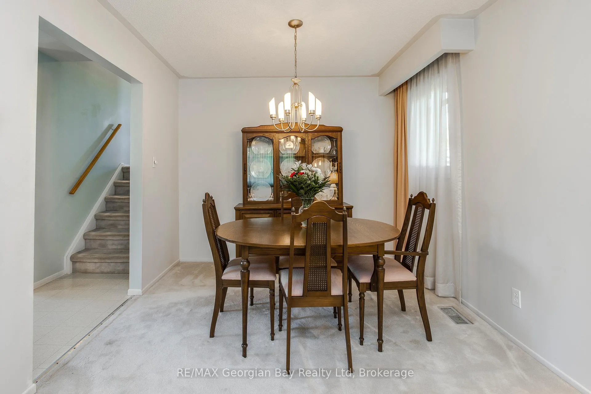 Photo 8 of 1010 Glen Eagles Crescent, Midland — HOMEH