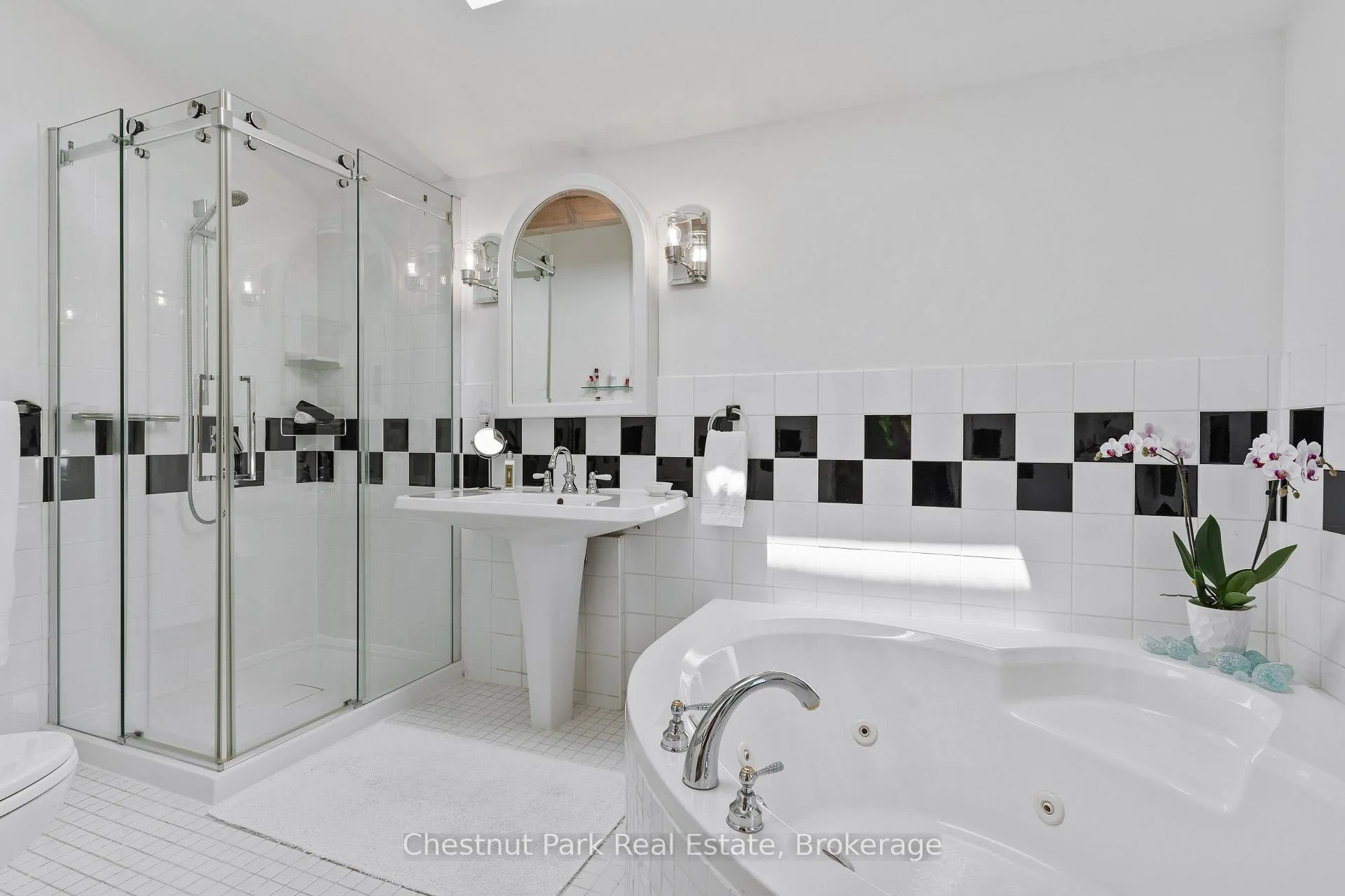 Photo 32 of 600380 Sideroad 50 N, Chatsworth — HOMEH