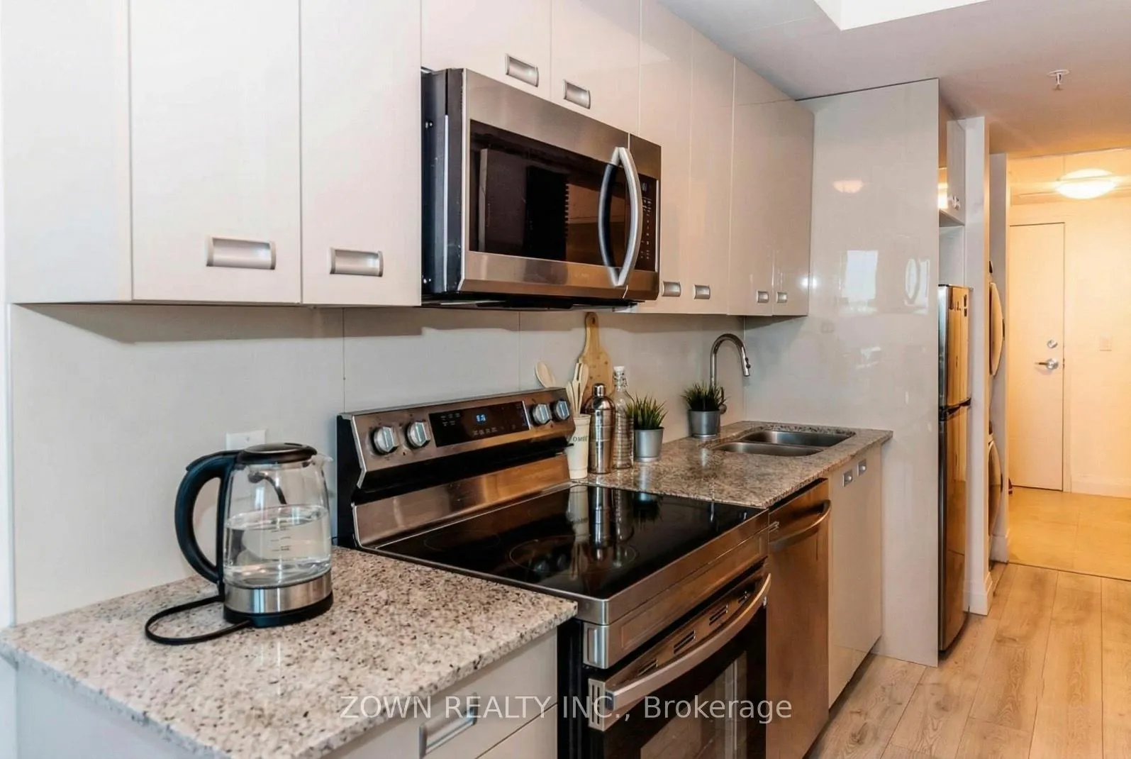 Photo 5 of Unit 917, 652 Princess Street, Kingston, Central City East — HOMEH