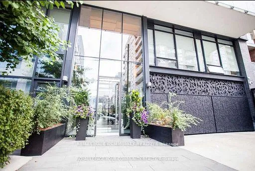 Front of Unit 809, 25 Stafford Street
