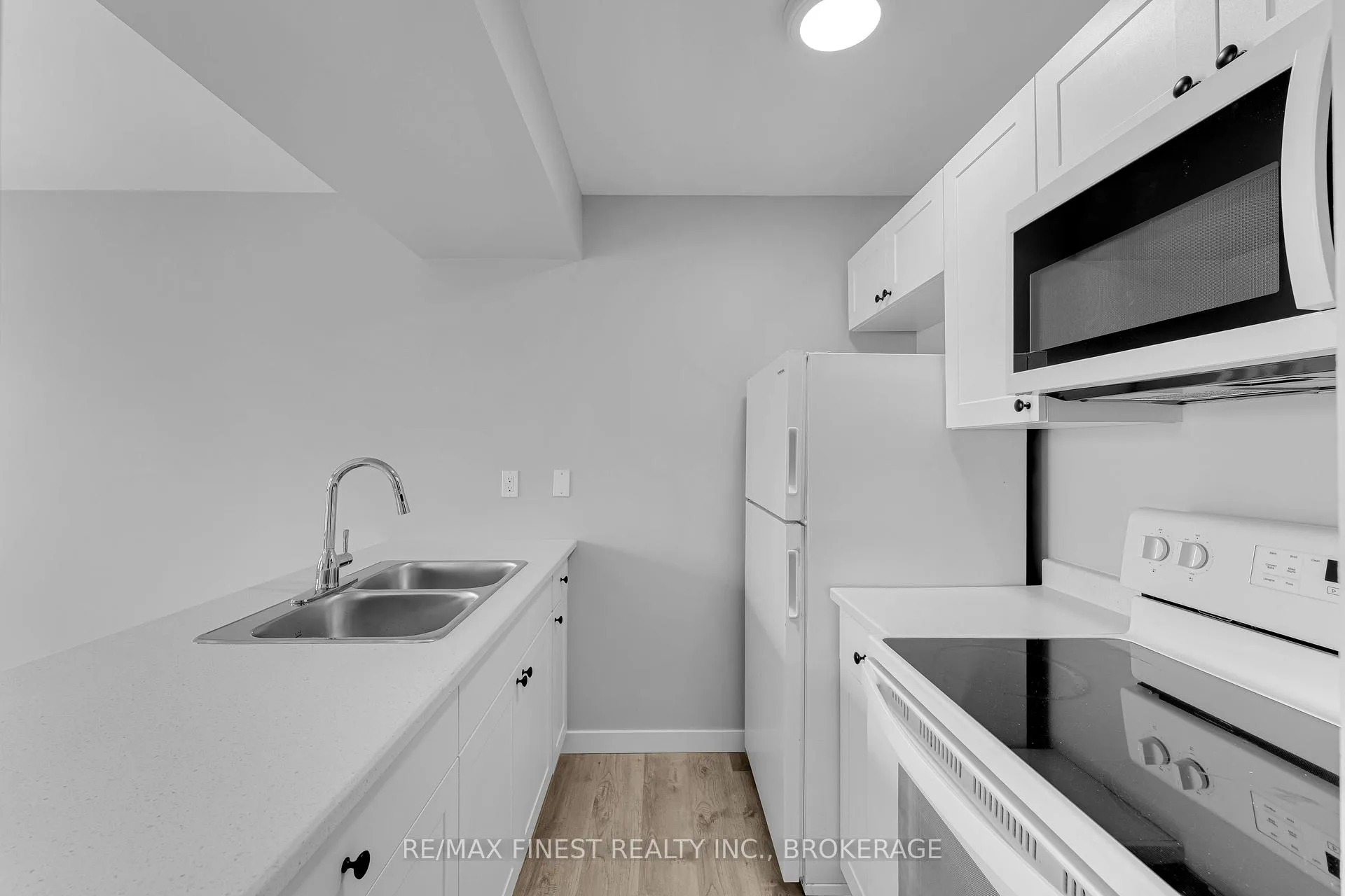 Photo 17 of Unit 301, 17 Eldon Hall Place, Kingston, Central City West — HOMEH