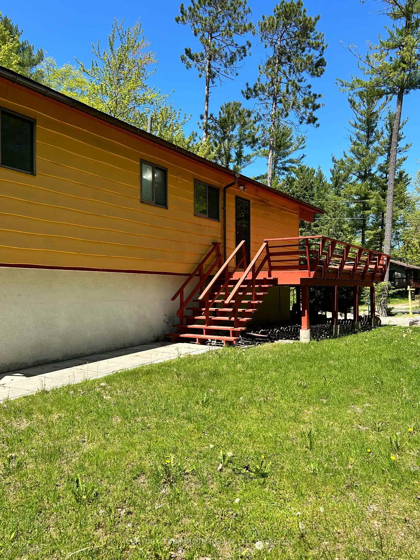 Photo 6 of 23 Victoria Avenue, Tiny, Rural Tiny — HOMEH