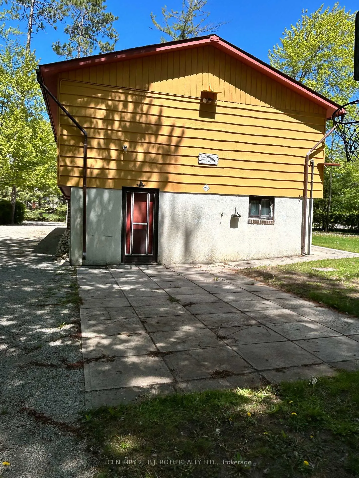 Photo 7 of 23 Victoria Avenue, Tiny, Rural Tiny — HOMEH