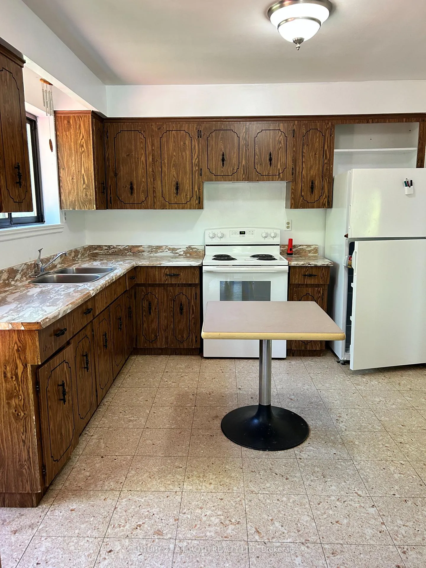 Photo 9 of 23 Victoria Avenue, Tiny, Rural Tiny — HOMEH