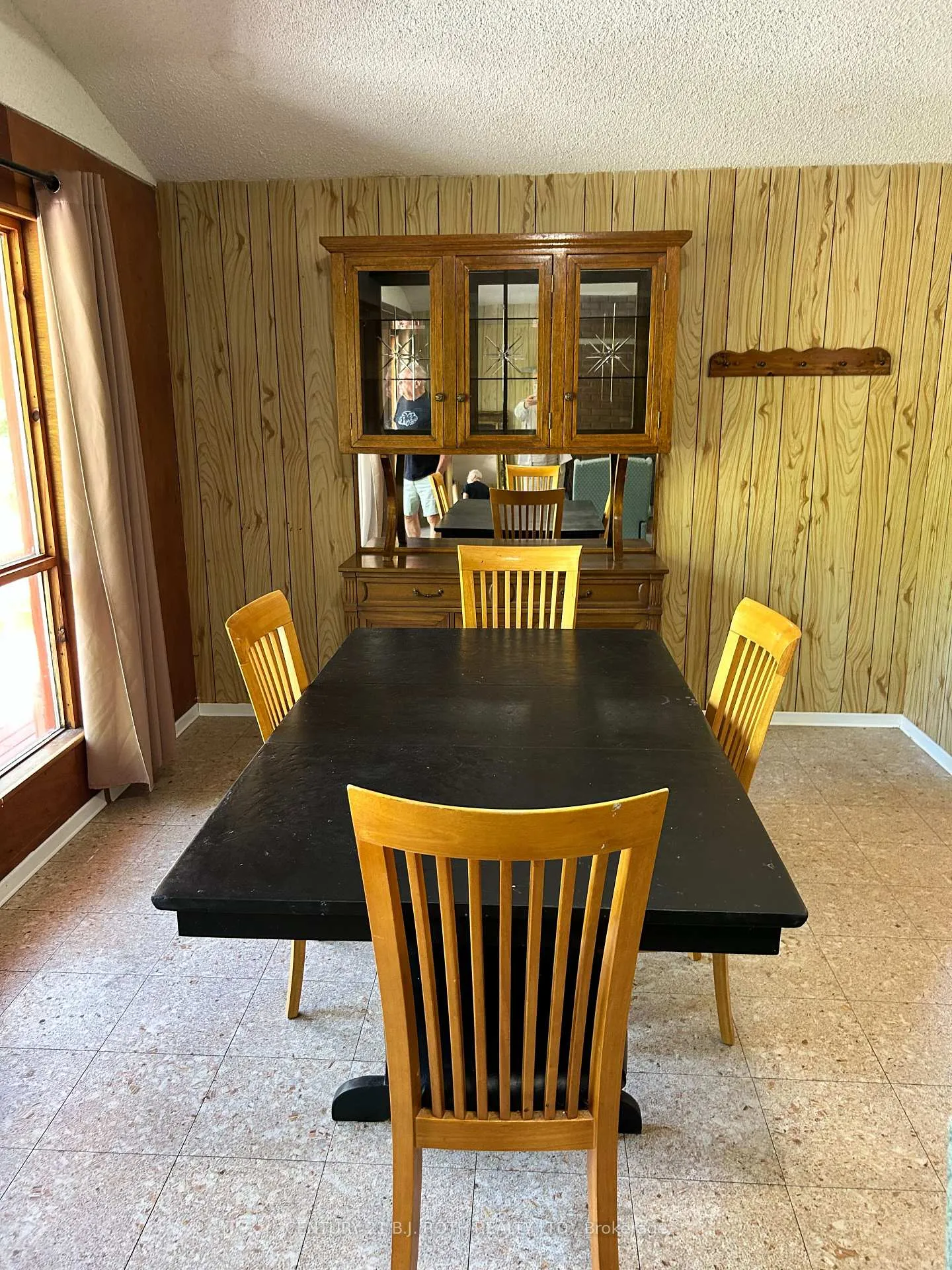 Photo 12 of 23 Victoria Avenue, Tiny, Rural Tiny — HOMEH