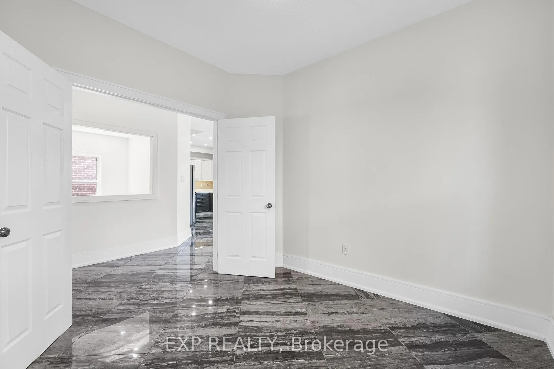 Photo 16 of 24 Jessica Drive, Barrie, Painswick South — HOMEH