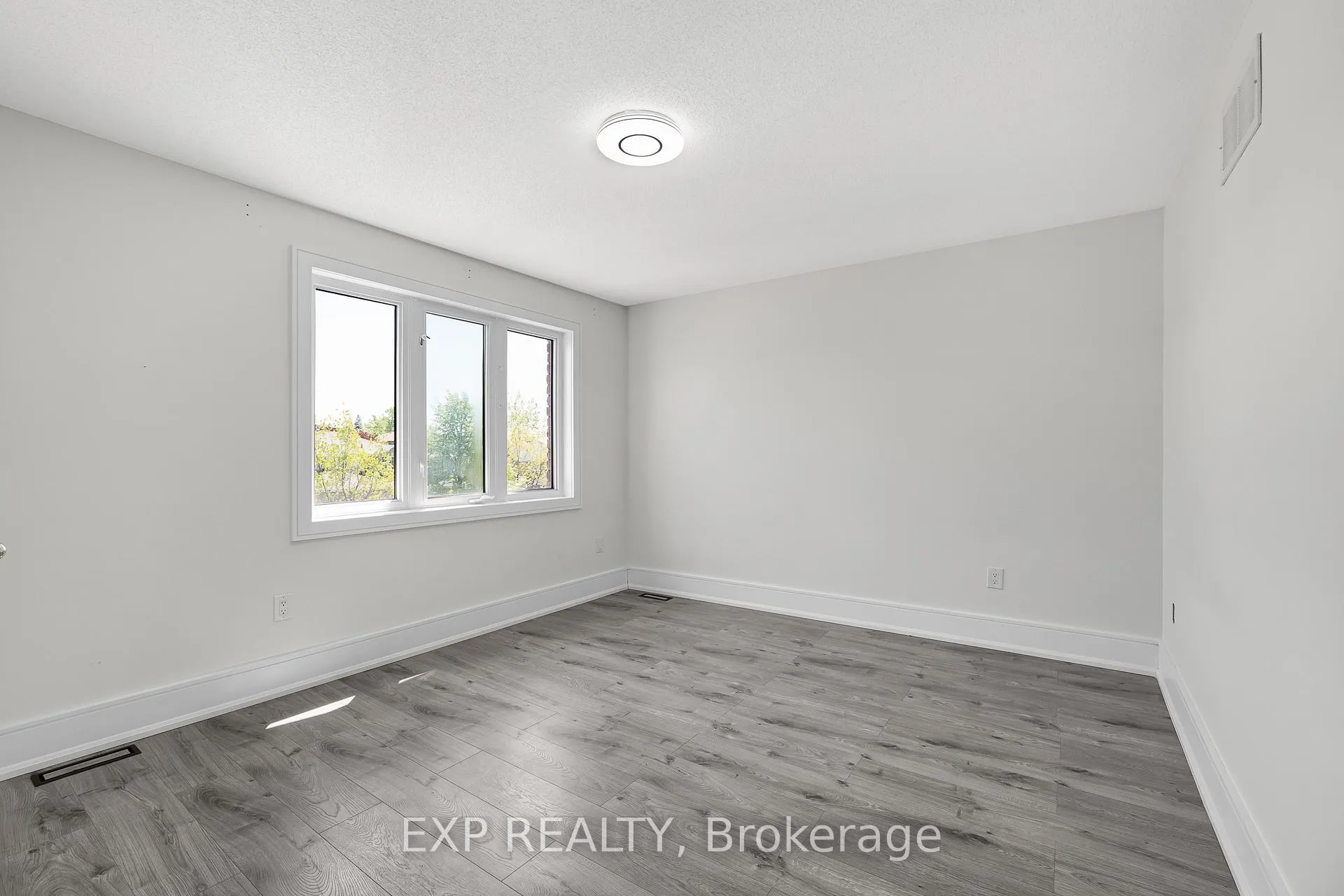 Photo 29 of 24 Jessica Drive, Barrie, Painswick South — HOMEH