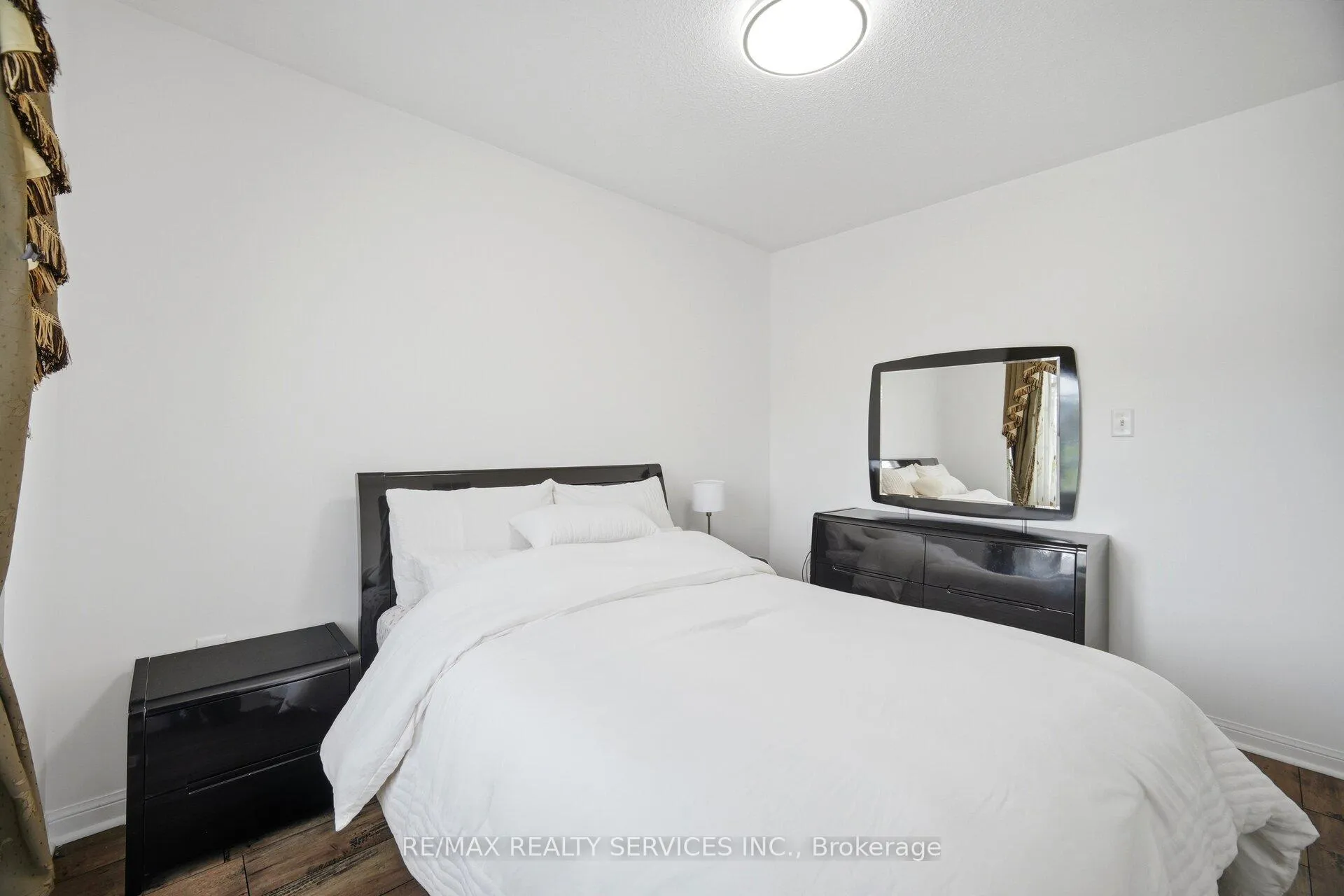 Photo 19 of 28 Ponymeadow Way, Brampton, Credit Valley — HOMEH