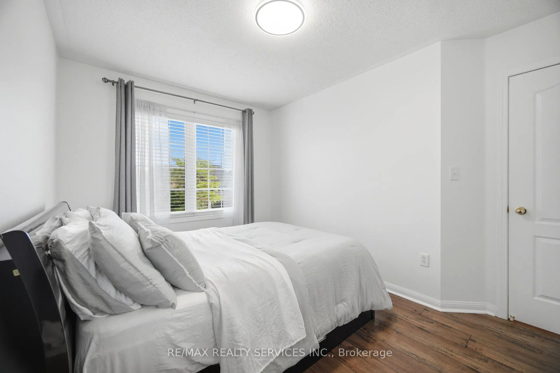 Photo 21 of 28 Ponymeadow Way, Brampton, Credit Valley — HOMEH