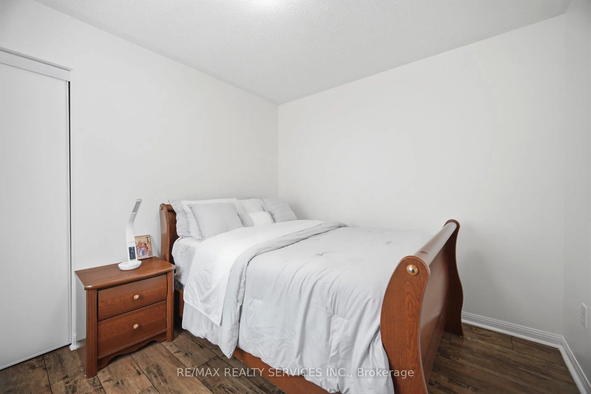 Photo 22 of 28 Ponymeadow Way, Brampton, Credit Valley — HOMEH