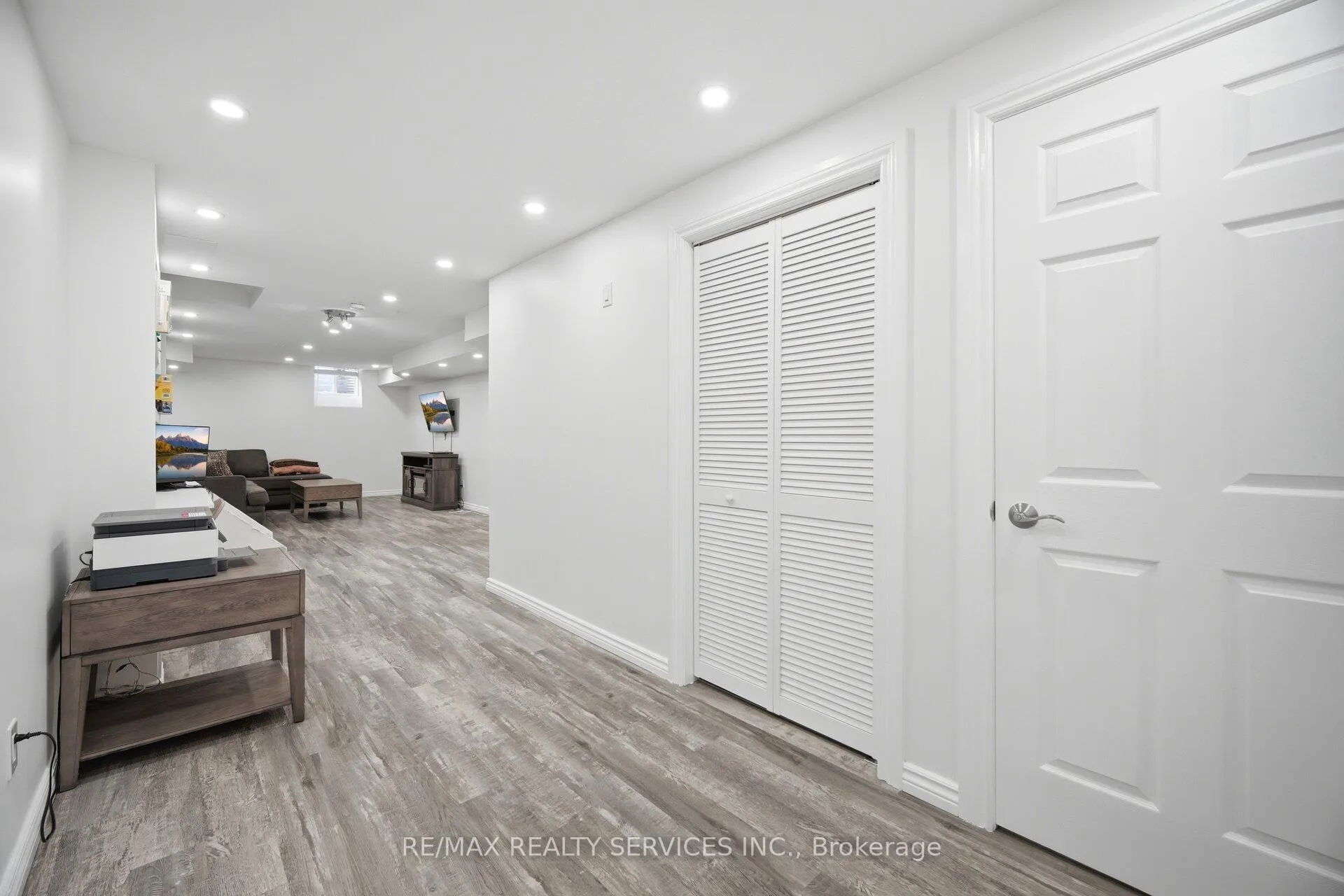 Photo 31 of 28 Ponymeadow Way, Brampton, Credit Valley — HOMEH