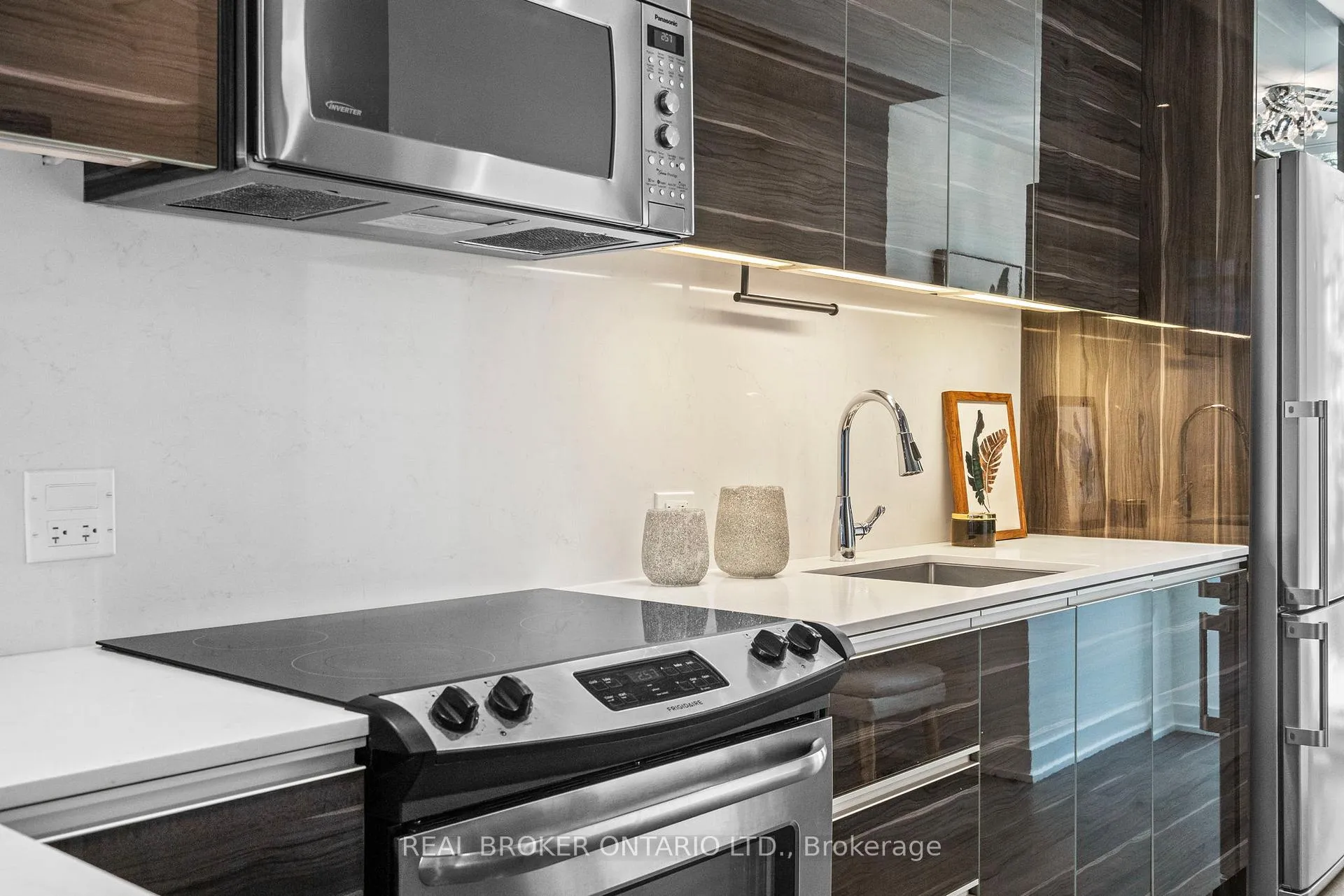 Photo 19 of Unit Th3, 16 Filmic Lane, Toronto, South Riverdale — HOMEH