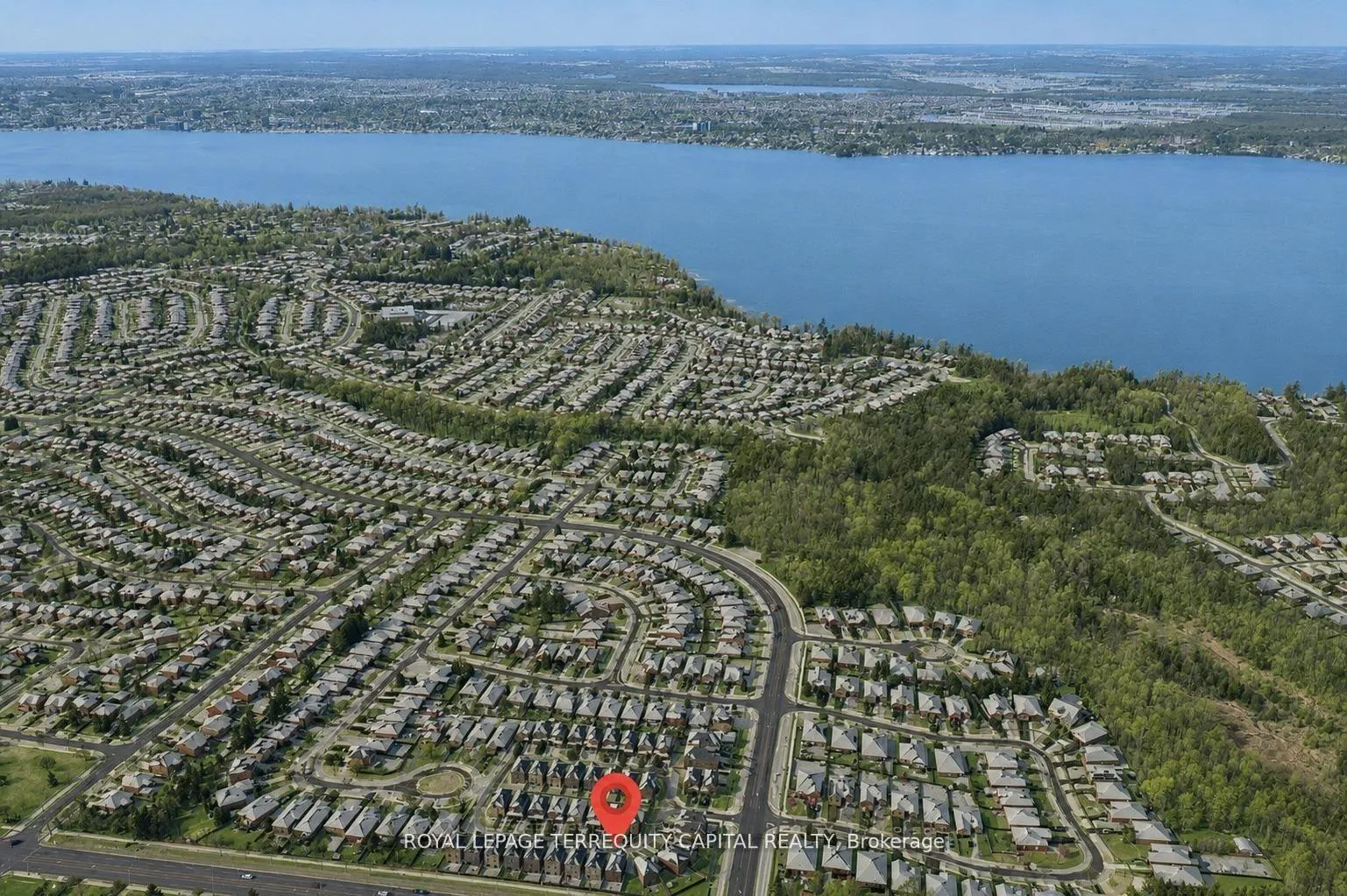 Photo 4 of 11 Bedford Estates Crescent, Barrie, Bayshore — HOMEH