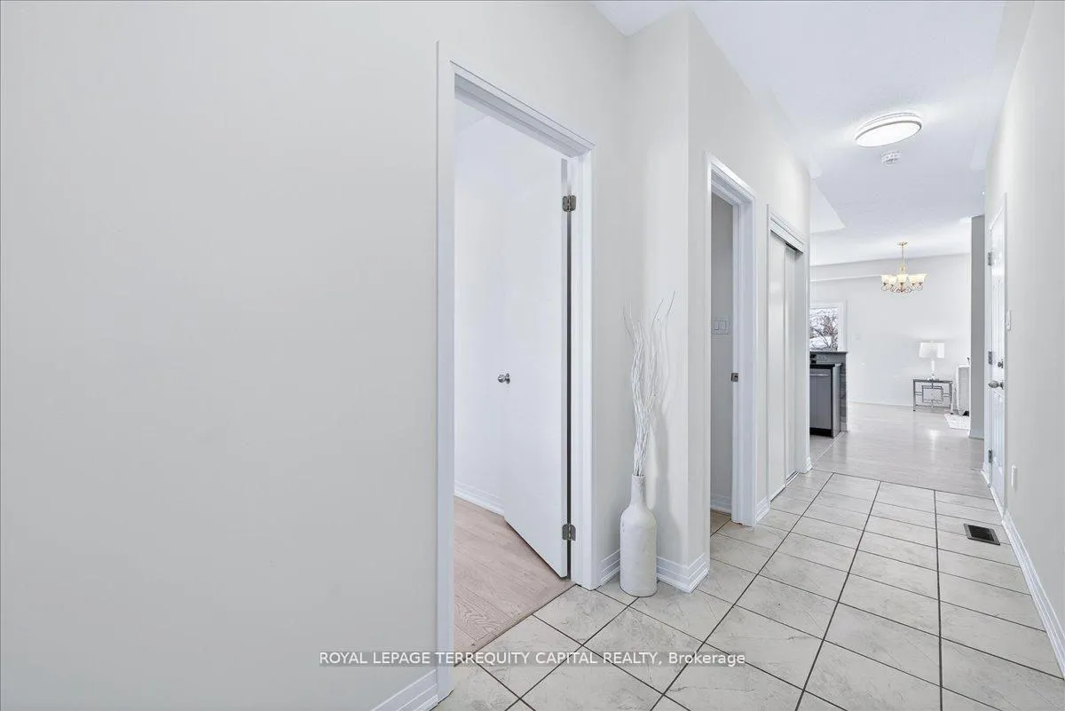 Photo 5 of 11 Bedford Estates Crescent, Barrie, Bayshore — HOMEH