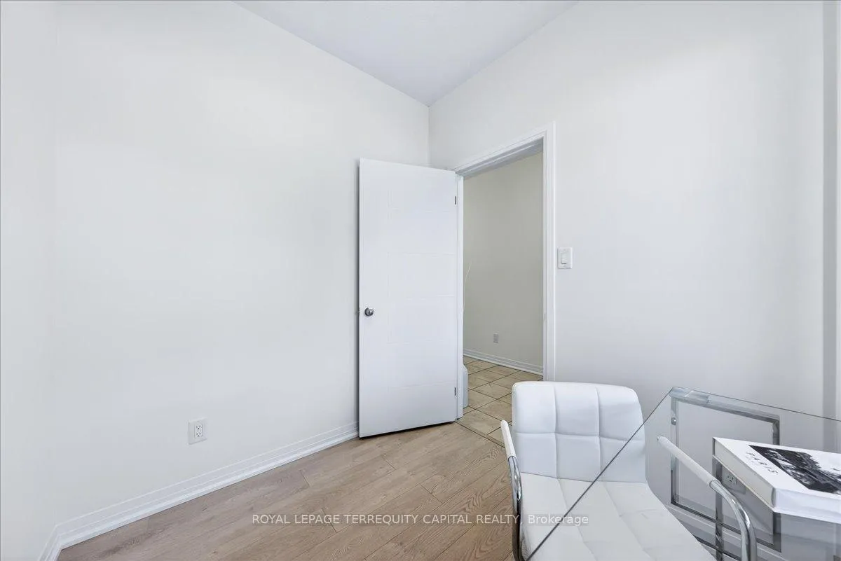 Photo 8 of 11 Bedford Estates Crescent, Barrie, Bayshore — HOMEH
